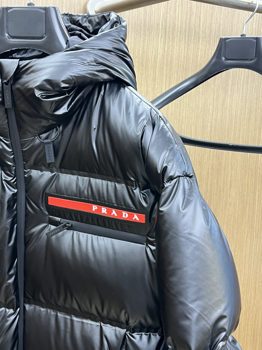 秋冬羽绒 🆕Prada普拉达 高版本 2025ss秋冬新款时尚休闲羽绒外套连帽不可拆，处处细节显工艺足够