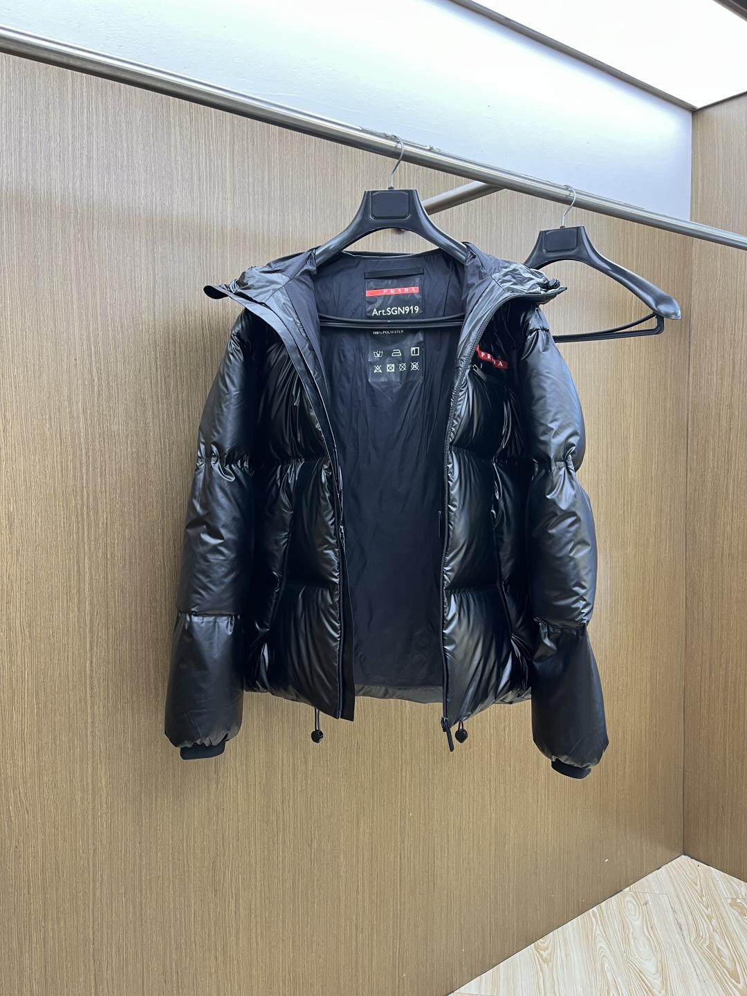 秋冬羽绒 🆕Prada普拉达 高版本 2025ss秋冬新款时尚休闲羽绒外套连帽不可拆，处处细节显工艺足够