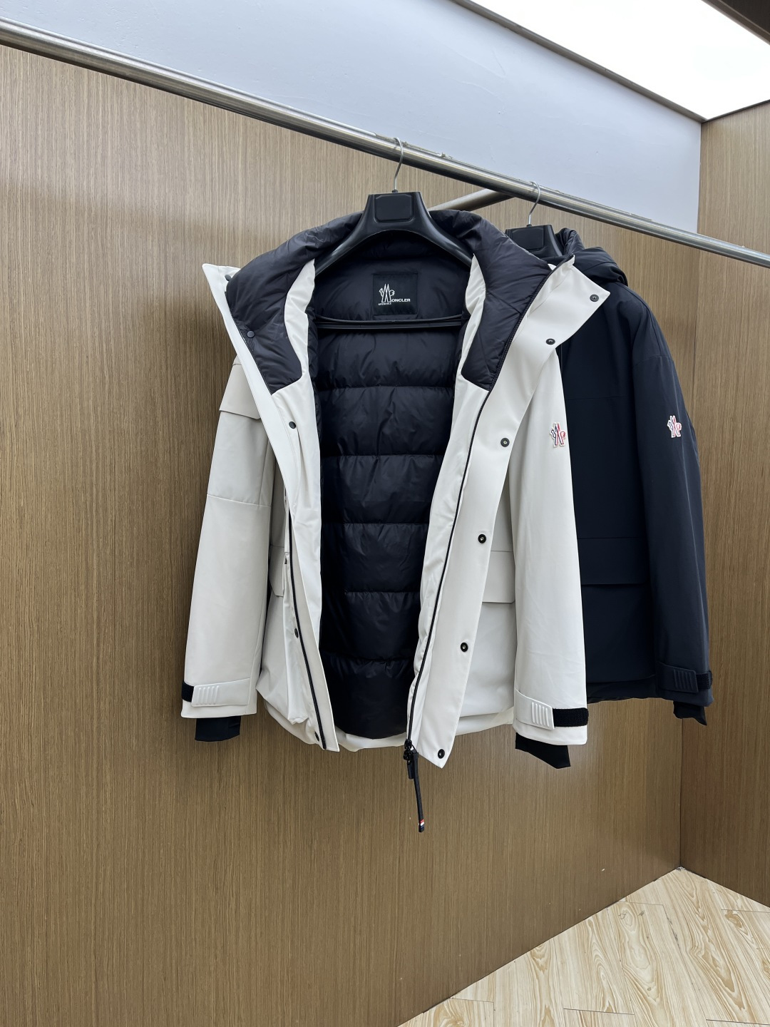 秋冬羽绒 Mon 🔥🔥高版本 25FW秋冬季新款！-Moncl*r男士户外休闲连帽中长款，高端轻奢的时尚