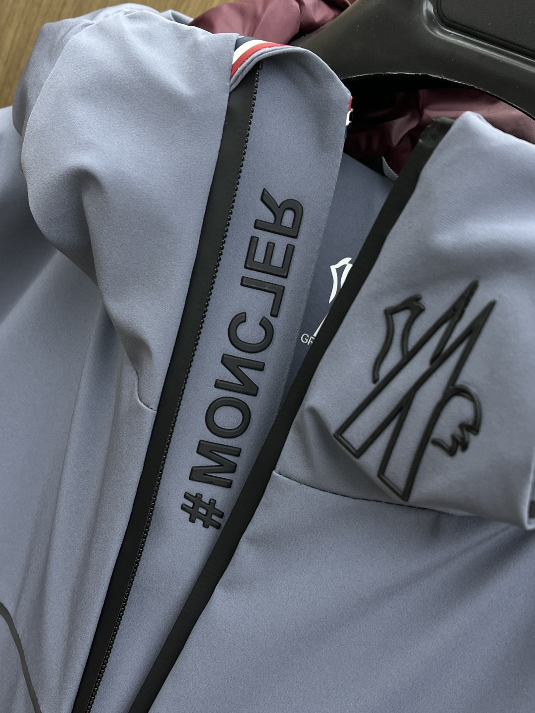 秋冬羽绒 Mon 🔥🔥高版本 25FW秋冬季新款！-Moncl*r男士户外休闲连帽中长款，高端轻奢的时尚