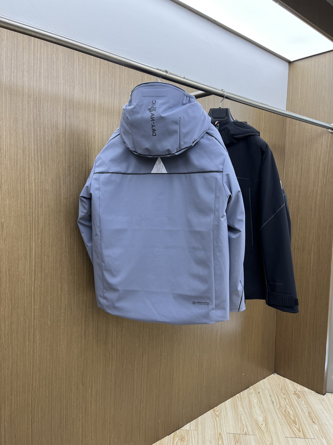 秋冬羽绒 Mon 🔥🔥高版本 25FW秋冬季新款！-Moncl*r男士户外休闲连帽中长款，高端轻奢的时尚