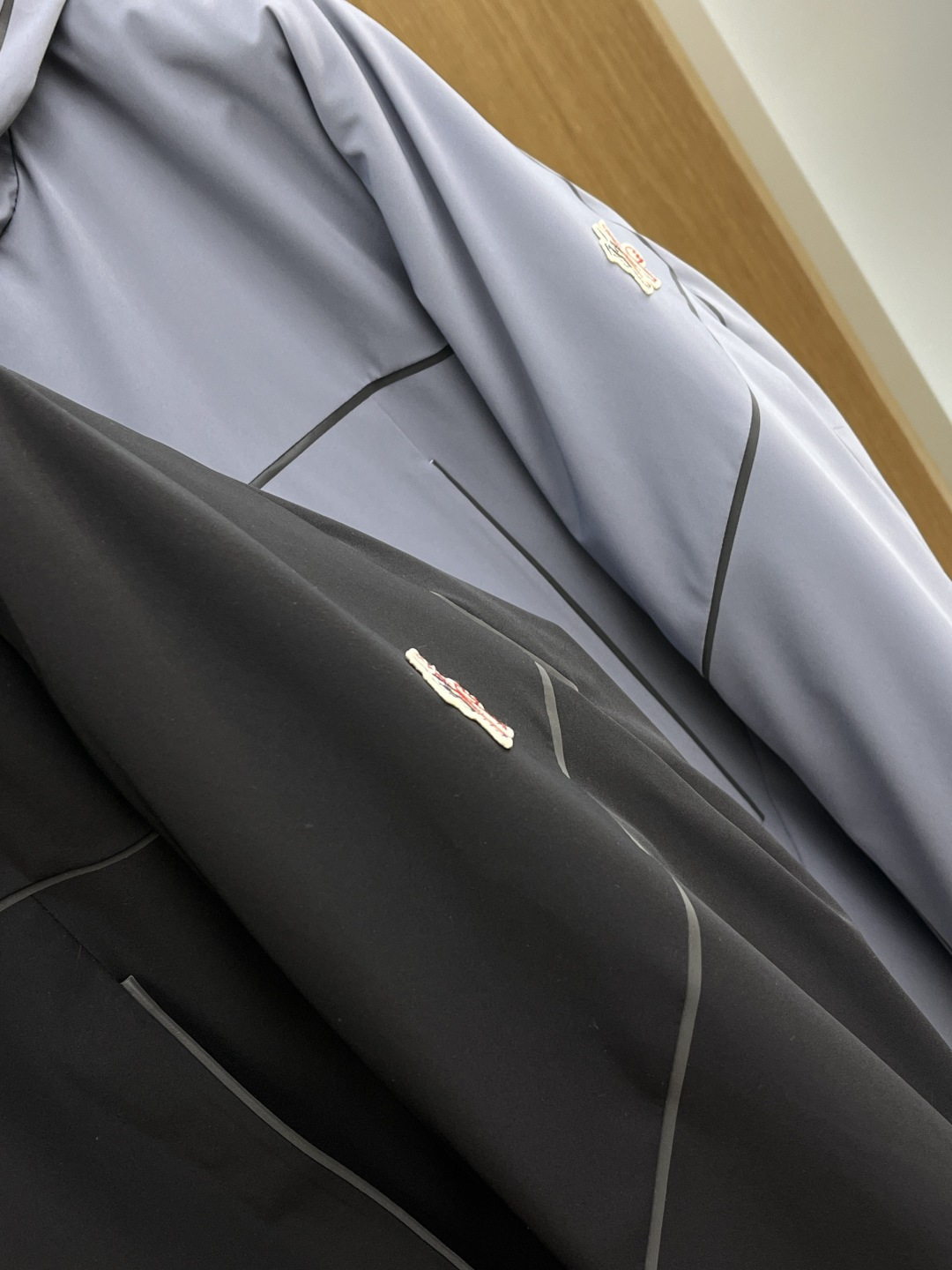 秋冬羽绒 Mon 🔥🔥高版本 25FW秋冬季新款！-Moncl*r男士户外休闲连帽中长款，高端轻奢的时尚