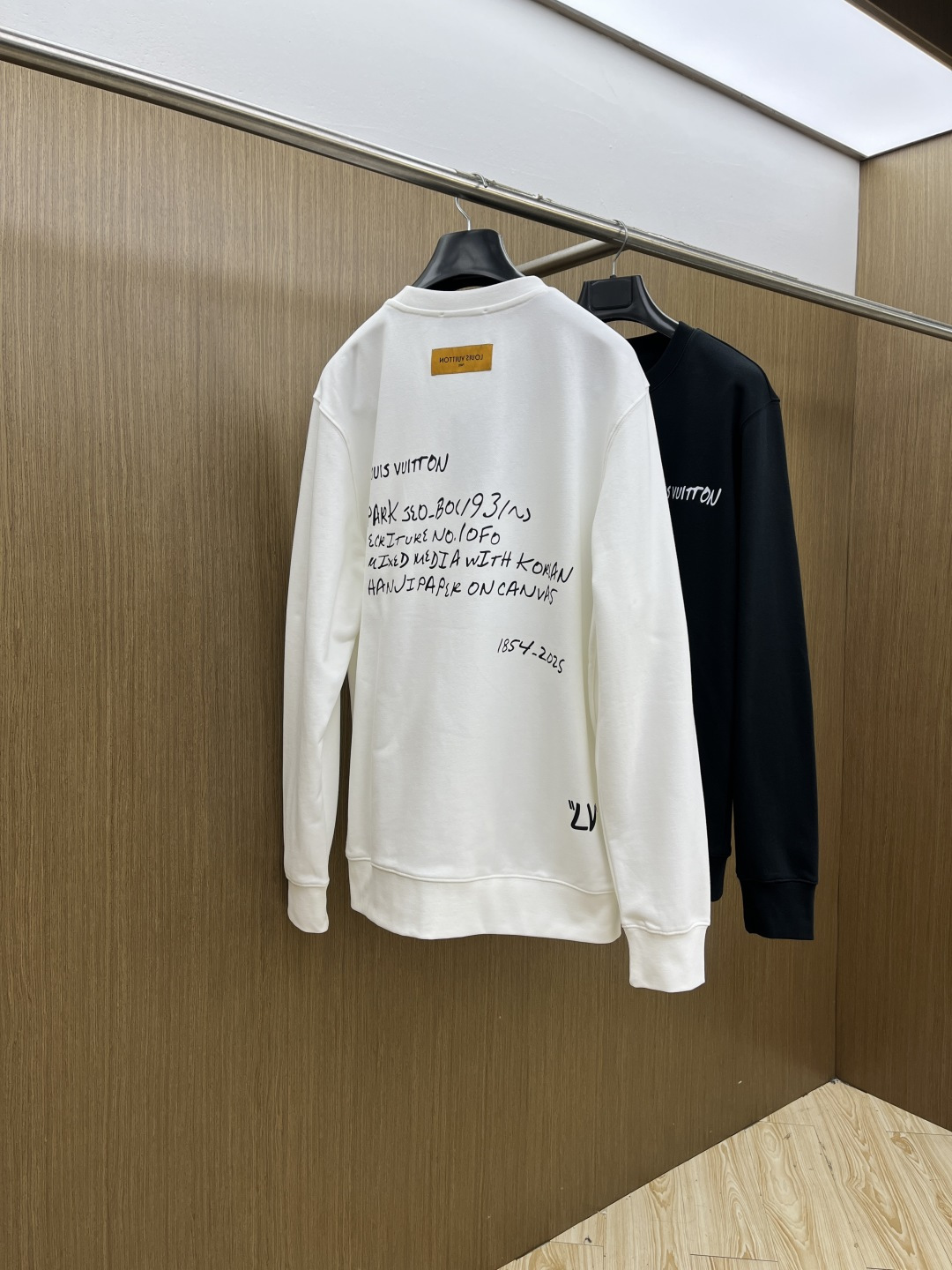 秋冬 LV 🔥FW早秋新款圆领卫衣，男女同款！独特吸引人的眼球，这一款卫衣品相品质都在线，舒适度，一如既