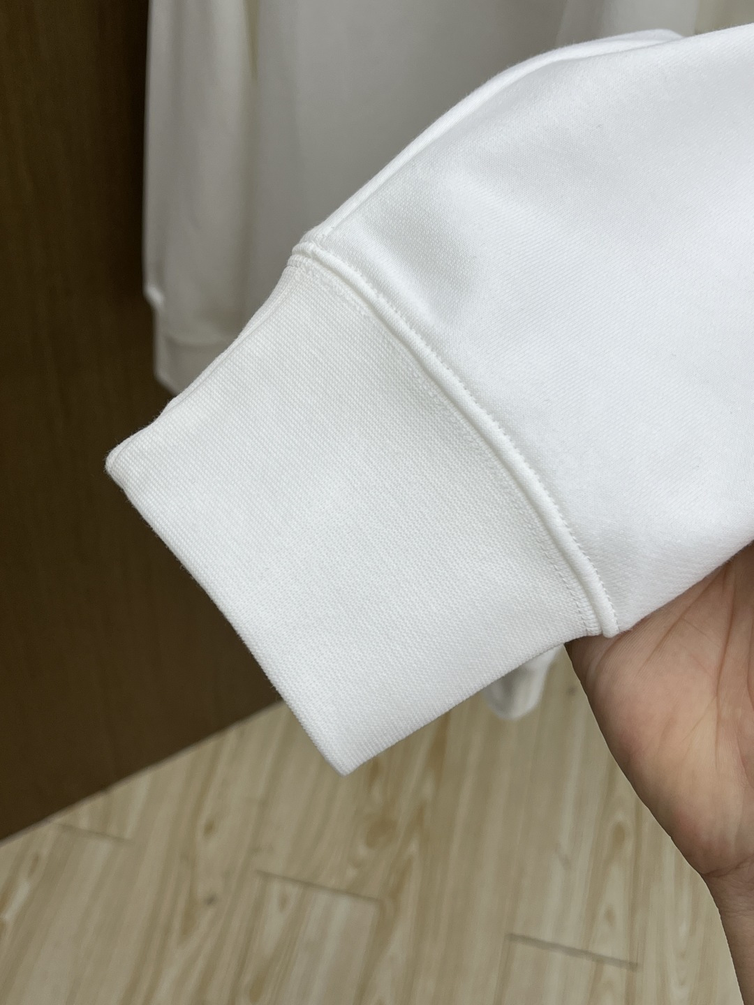 秋冬 LV 🔥FW早秋新款圆领卫衣，男女同款！独特吸引人的眼球，这一款卫衣品相品质都在线，舒适度，一如既