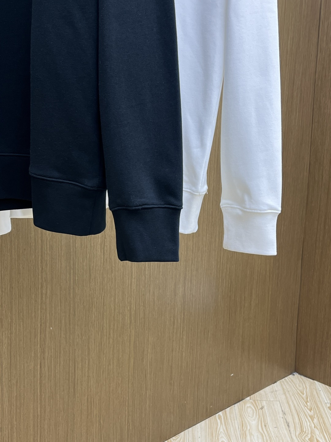 秋冬 LV 🔥FW早秋新款圆领卫衣，男女同款！独特吸引人的眼球，这一款卫衣品相品质都在线，舒适度，一如既