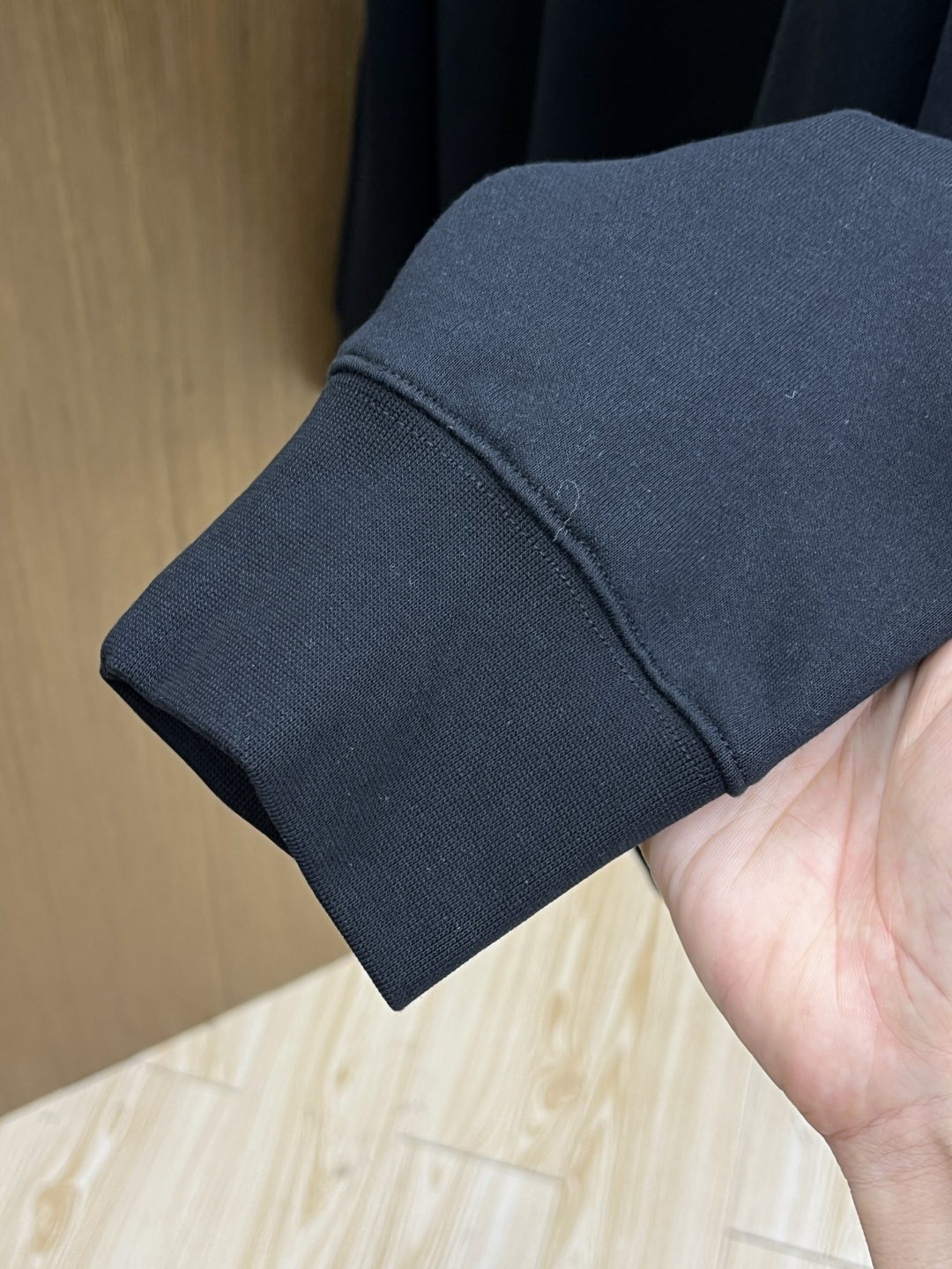 秋冬 LV 🔥FW早秋新款圆领卫衣，男女同款！独特吸引人的眼球，这一款卫衣品相品质都在线，舒适度，一如既