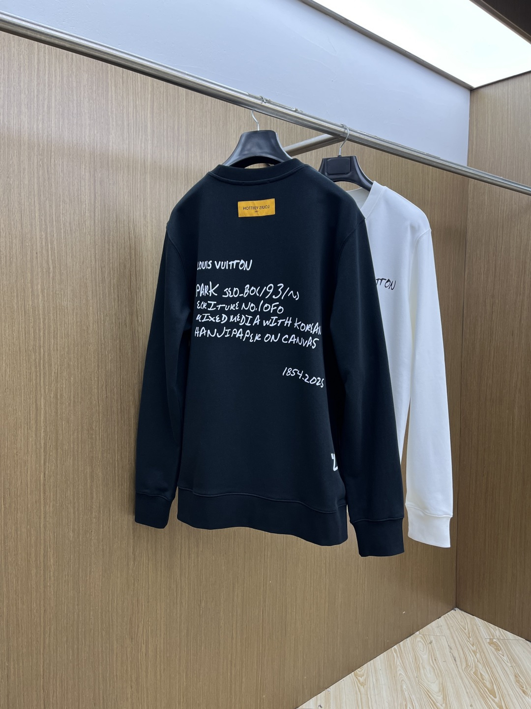 秋冬 LV 🔥FW早秋新款圆领卫衣，男女同款！独特吸引人的眼球，这一款卫衣品相品质都在线，舒适度，一如既