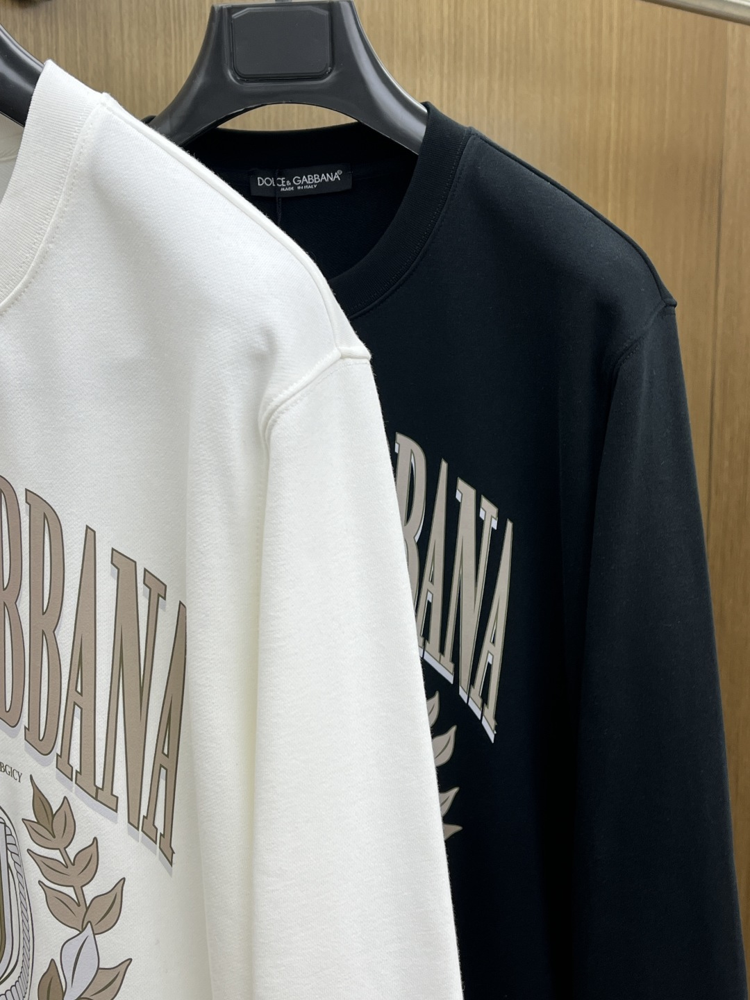 秋冬 DG. 🔥FW早秋新款圆领卫衣，男女同款！独特吸引人的眼球，这一款卫衣品相品质都在线，舒适度，一如