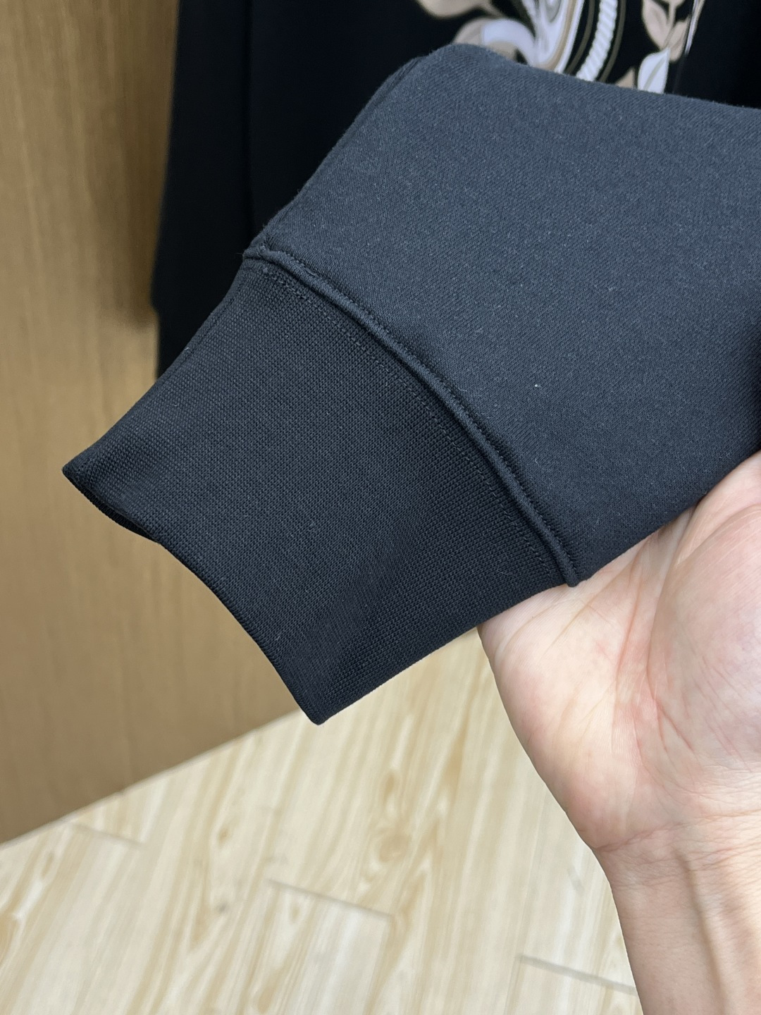 秋冬 DG 🔥FW早秋新款圆领卫衣，男女同款！独特吸引人的眼球，这一款卫衣品相品质都在线，舒适度，一如既