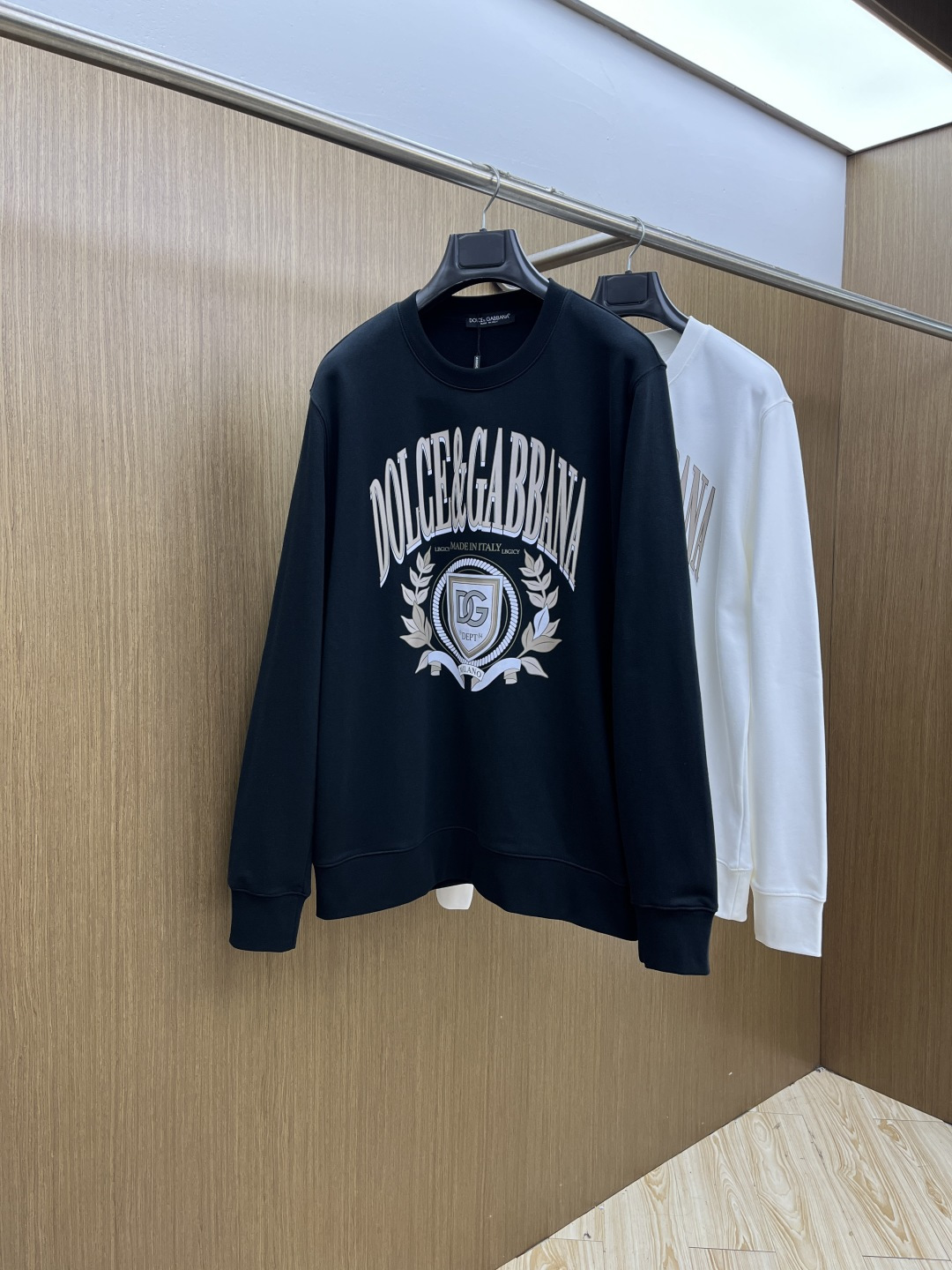 秋冬 DG 🔥FW早秋新款圆领卫衣，男女同款！独特吸引人的眼球，这一款卫衣品相品质都在线，舒适度，一如既