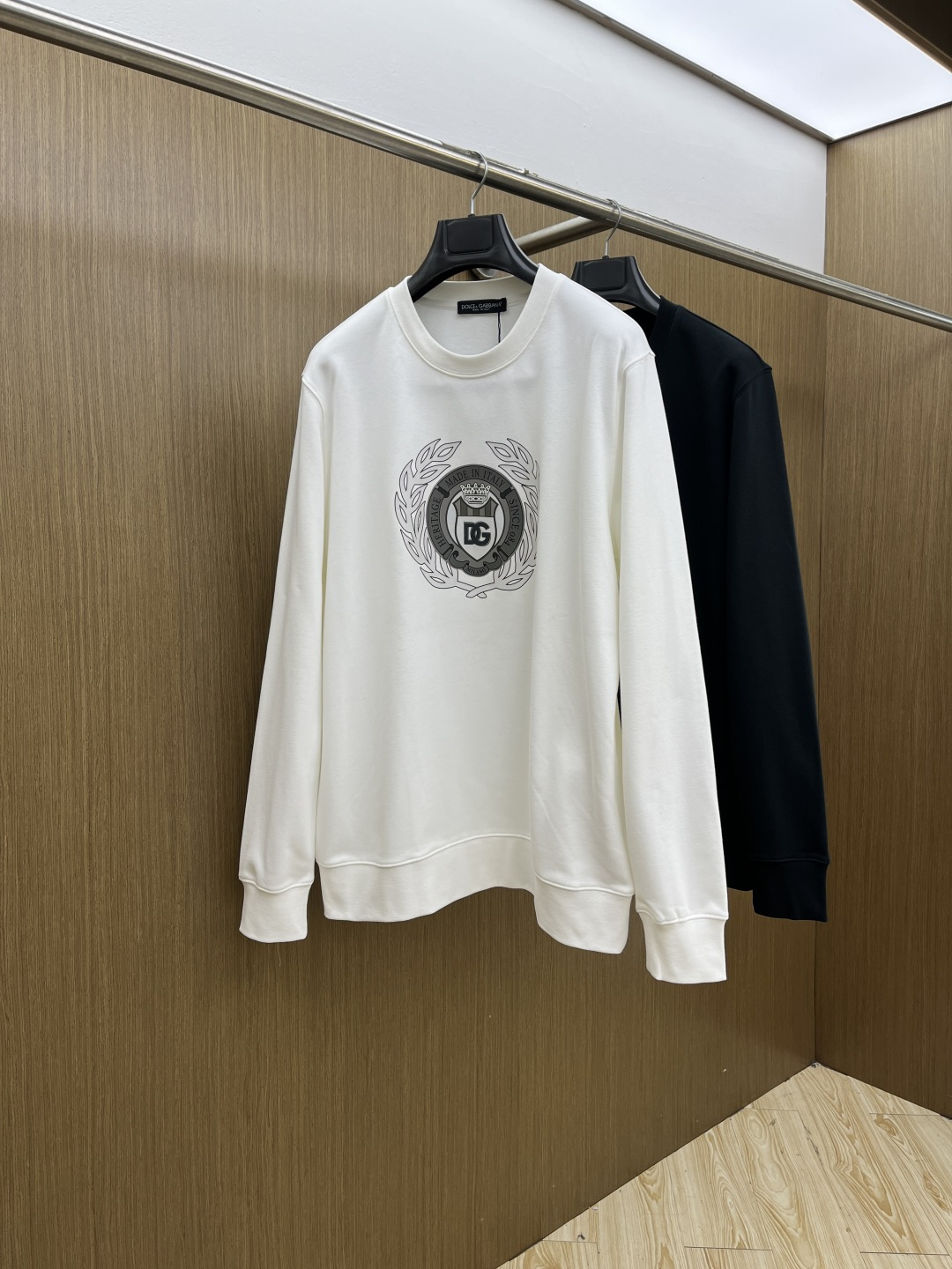 秋冬 DG 🔥FW早秋新款圆领卫衣，男女同款！独特吸引人的眼球，这一款卫衣品相品质都在线，舒适度，一如既