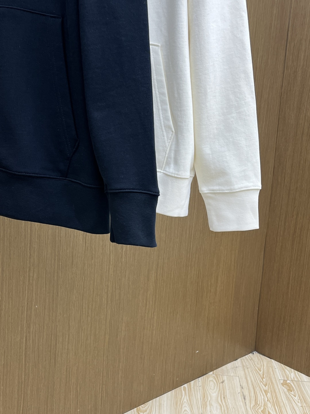 秋冬 BBG 🔥FW早秋新款宽版连帽卫衣，男女同款！独特吸引人的眼球，这一款连帽卫衣品相品质都在线，舒适