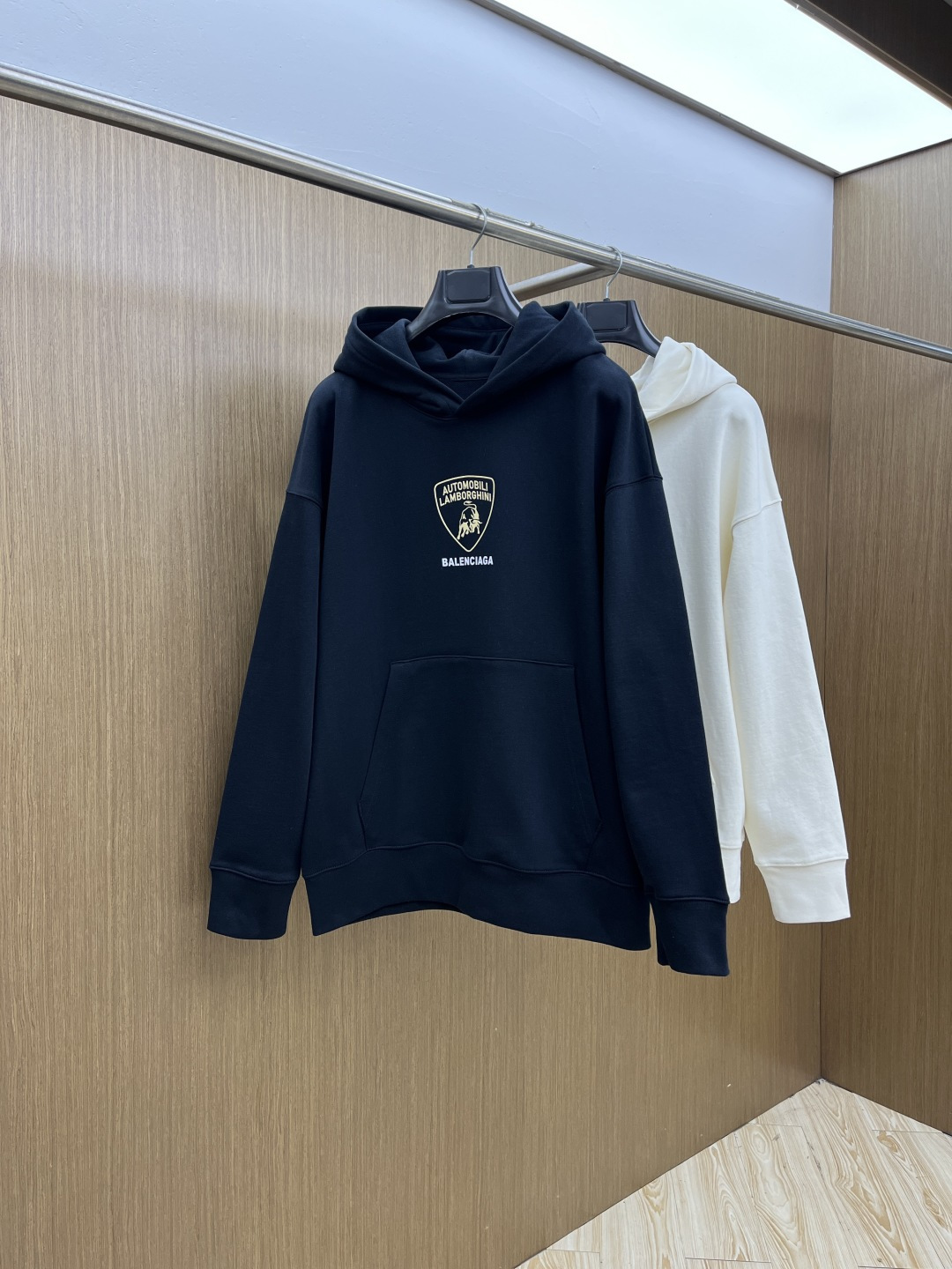 秋冬 BBG 🔥FW早秋新款宽版连帽卫衣，男女同款！独特吸引人的眼球，这一款连帽卫衣品相品质都在线，舒适