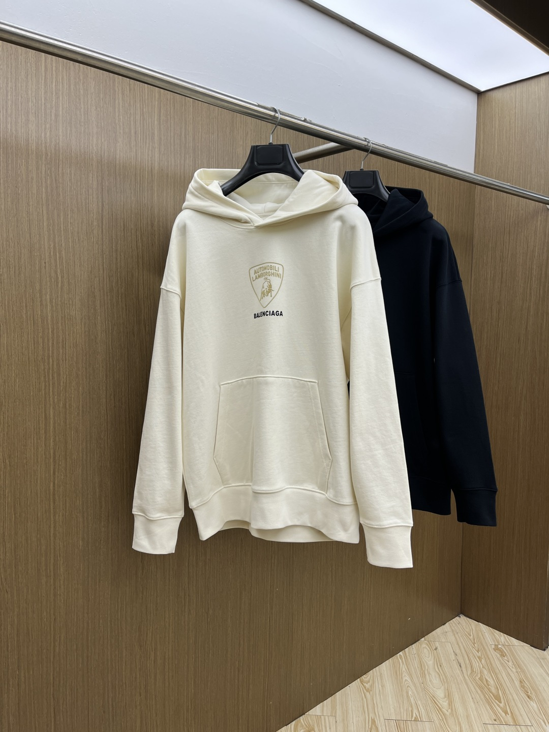 秋冬 BBG 🔥FW早秋新款宽版连帽卫衣，男女同款！独特吸引人的眼球，这一款连帽卫衣品相品质都在线，舒适