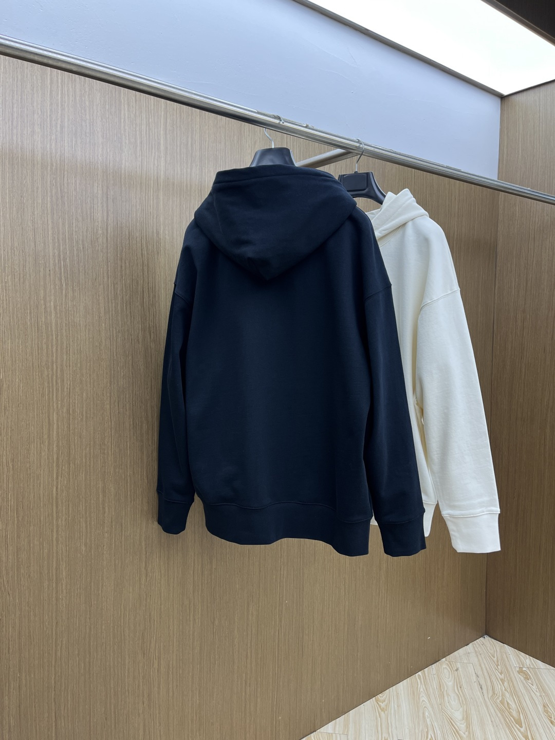 秋冬 BBG 🔥FW早秋新款宽版连帽卫衣，男女同款！独特吸引人的眼球，这一款连帽卫衣品相品质都在线，舒适