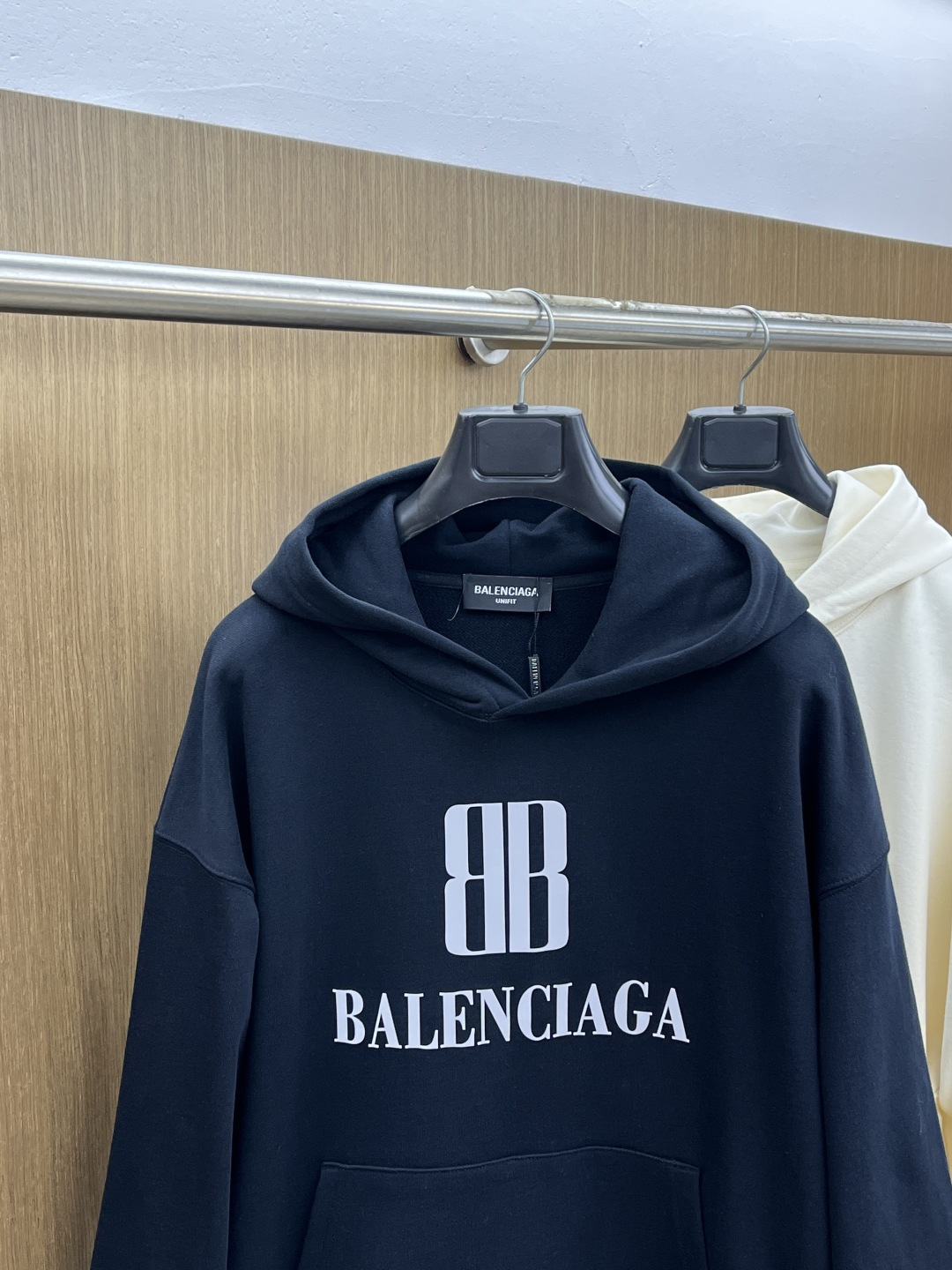 秋冬 BBG 🔥FW早秋新款宽版连帽卫衣，男女同款！独特吸引人的眼球，这一款连帽卫衣品相品质都在线，舒适