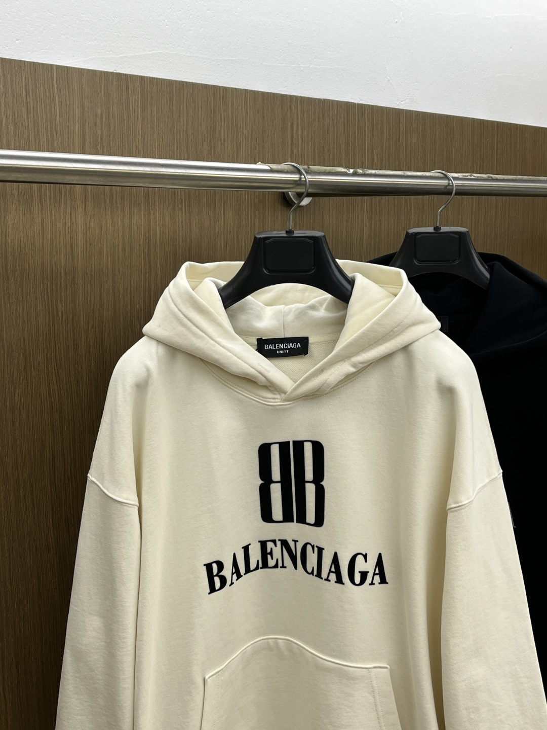 秋冬 BBG 🔥FW早秋新款宽版连帽卫衣，男女同款！独特吸引人的眼球，这一款连帽卫衣品相品质都在线，舒适