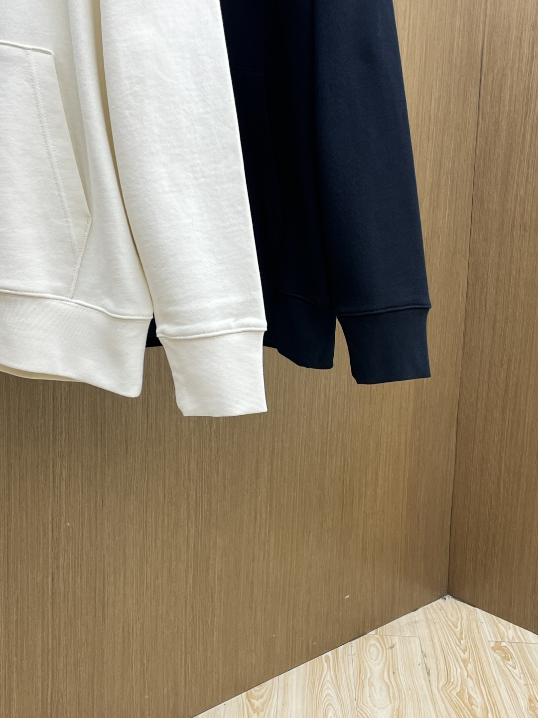 秋冬 BBG 🔥FW早秋新款宽版连帽卫衣，男女同款！独特吸引人的眼球，这一款连帽卫衣品相品质都在线，舒适