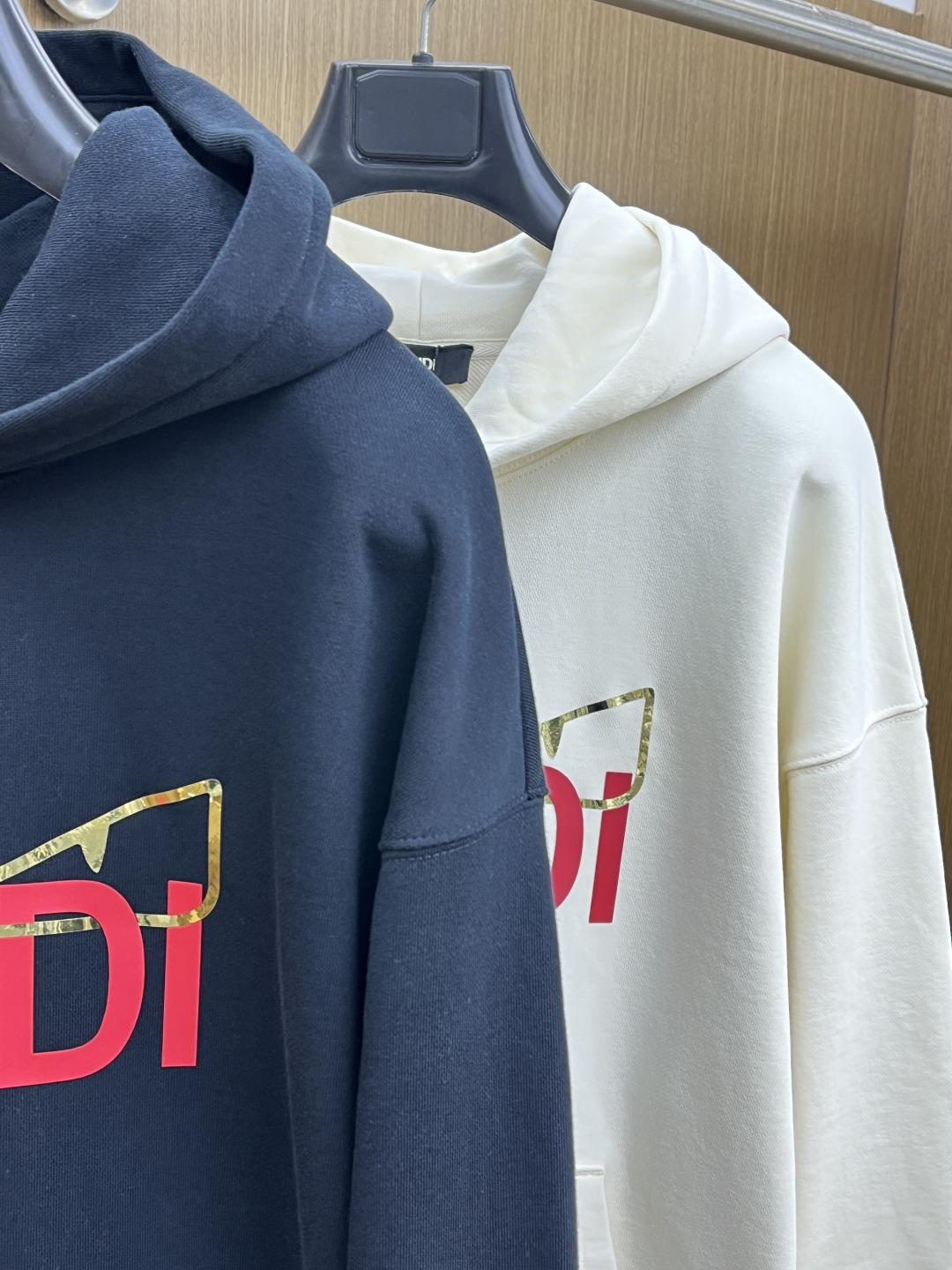 秋冬 FD 🔥FW早秋新款宽版连帽卫衣，男女同款！独特吸引人的眼球，这一款连帽卫衣品相品质都在线，舒适度