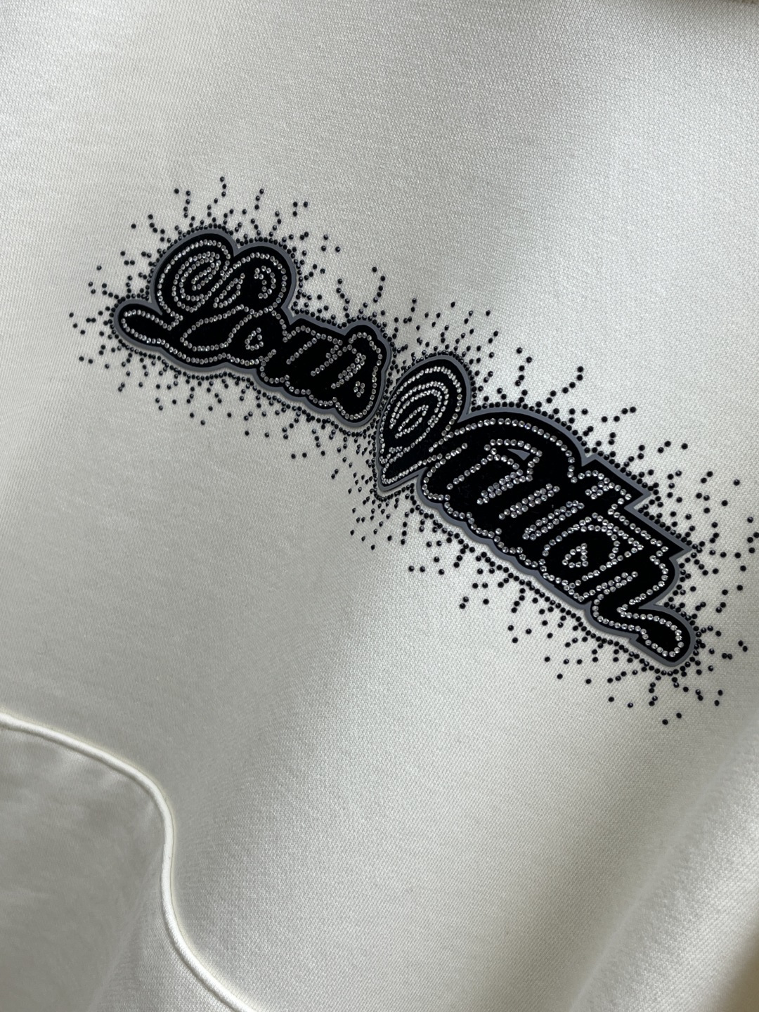 秋冬 LV 🔥FW早秋新款宽版连帽卫衣，男女同款！独特吸引人的眼球，这一款连帽卫衣品相品质都在线，舒适度