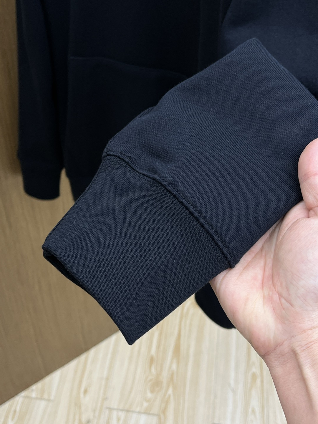 秋冬 CD 🔥FW早秋新款宽版连帽卫衣，男女同款！独特吸引人的眼球，这一款连帽卫衣品相品质都在线，舒适度