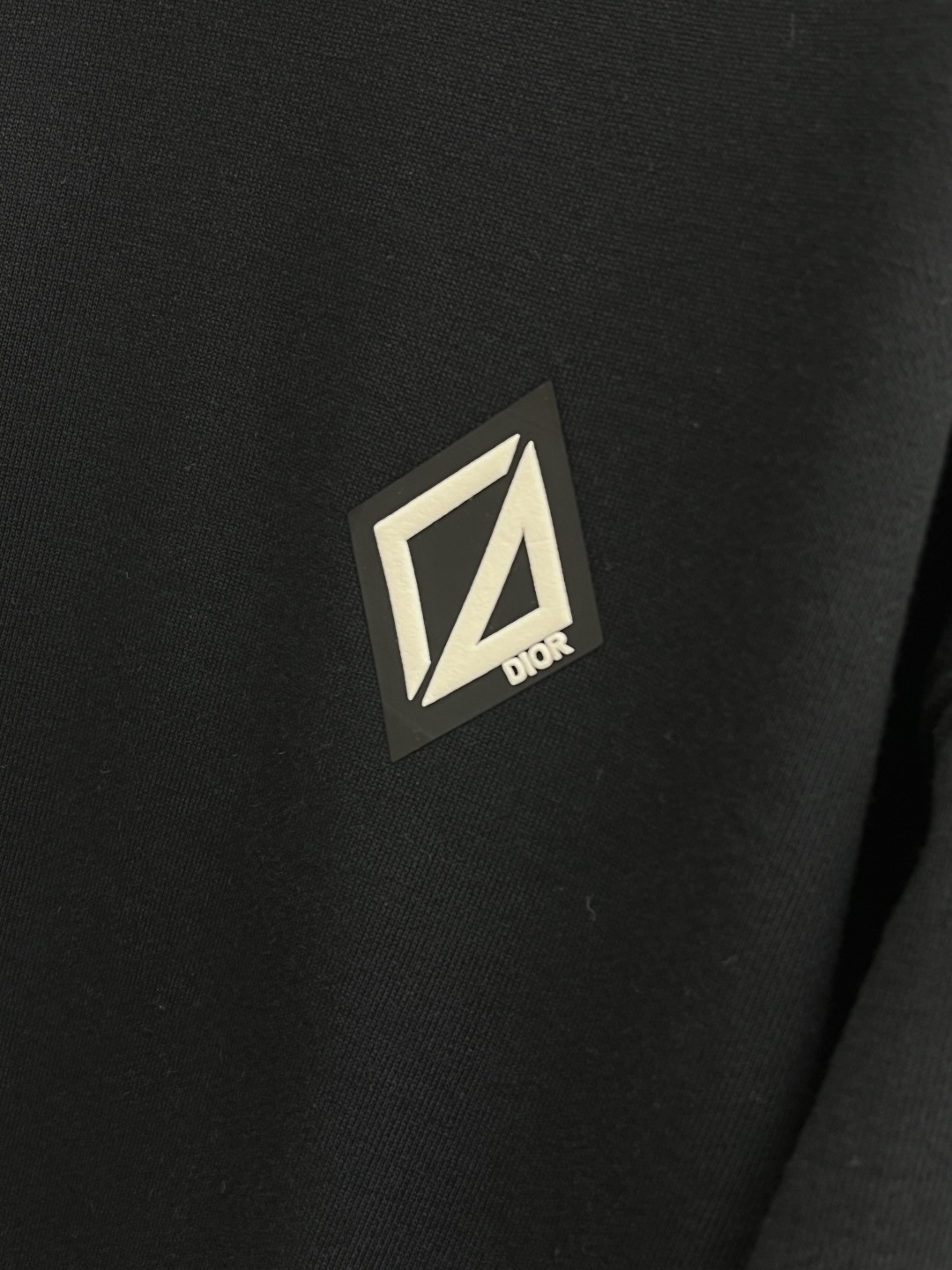 秋冬 CD 🔥FW早秋新款宽版连帽卫衣，男女同款！独特吸引人的眼球，这一款连帽卫衣品相品质都在线，舒适度