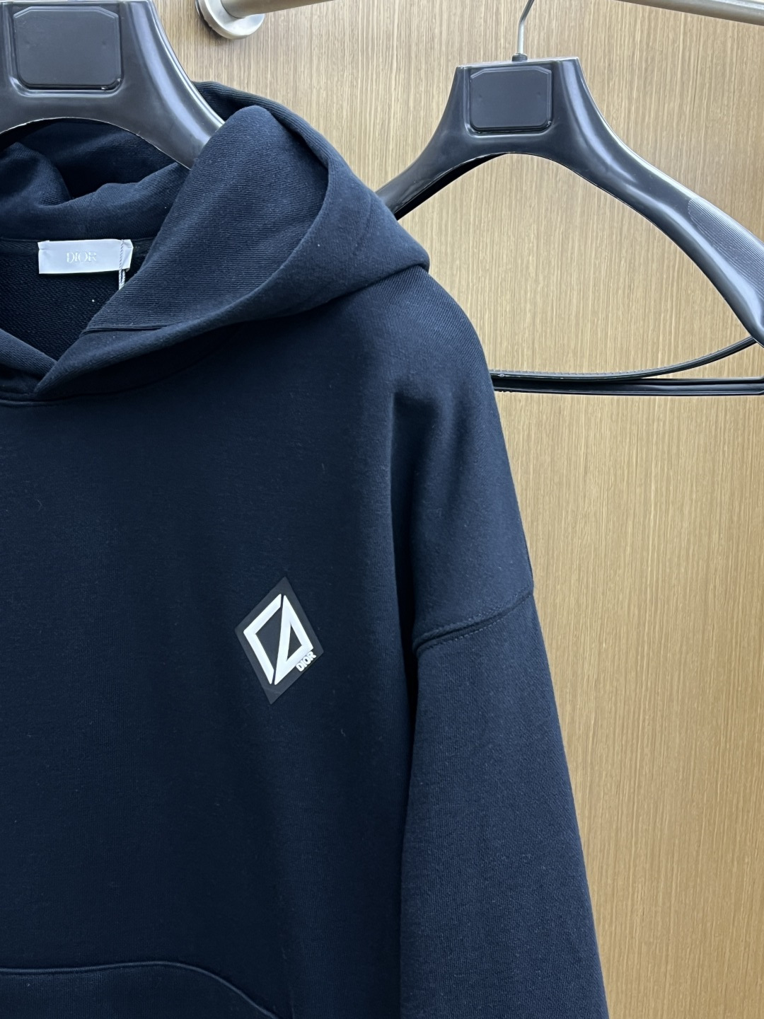 秋冬 CD 🔥FW早秋新款宽版连帽卫衣，男女同款！独特吸引人的眼球，这一款连帽卫衣品相品质都在线，舒适度