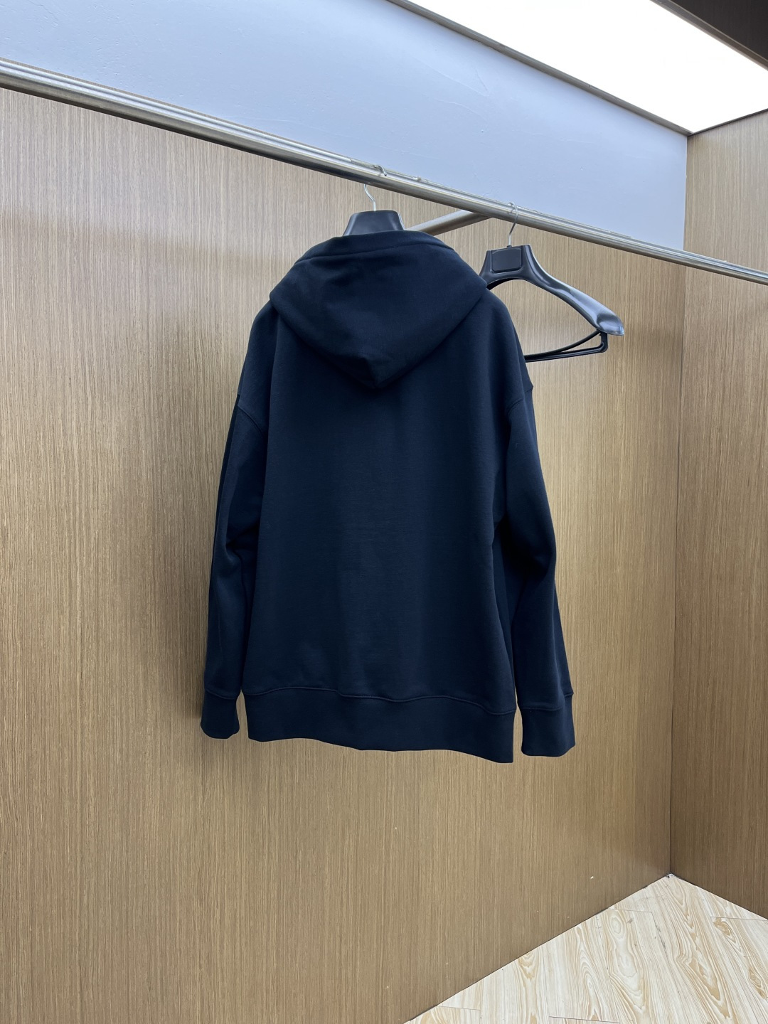秋冬 CD 🔥FW早秋新款宽版连帽卫衣，男女同款！独特吸引人的眼球，这一款连帽卫衣品相品质都在线，舒适度