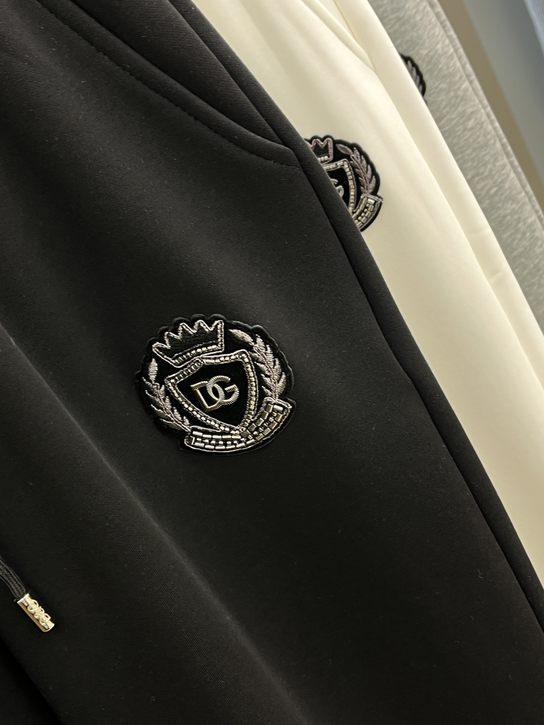 🌾 秋冬加绒款 DG 🔥🔥ss秋冬新款休闲裤加绒直筒 高端版本！定制面料 透气舒适度高，细节无可挑剔。品