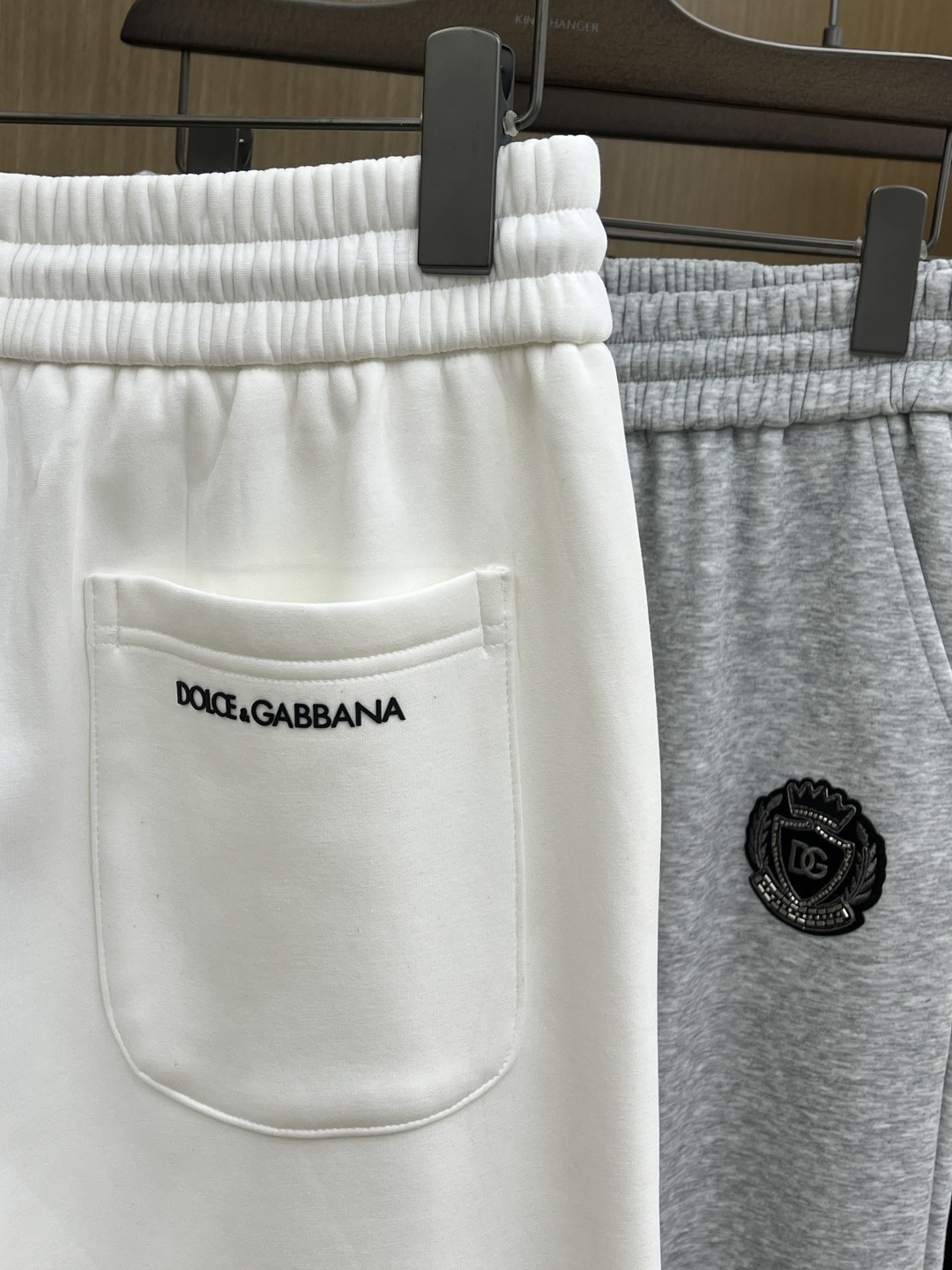 🌾 秋冬加绒款 DG 🔥🔥ss秋冬新款休闲裤加绒直筒 高端版本！定制面料 透气舒适度高，细节无可挑剔。品