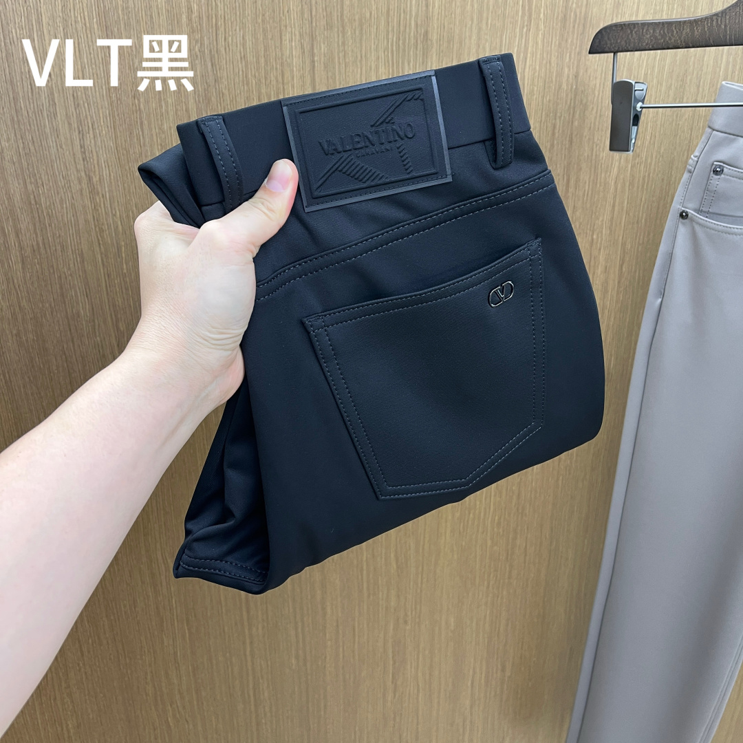 NO:653994,Autumn and winter VLTN new casual trousers for autumn and winter are on sale simultaneously on the official website, with trousers body craftsmanship design, imported customer-supplied accessories, fabric customization, and factory-produced products free of inspection!  Every detail is done to the extreme, original hardware accessories, full of fashion, stylish and handsome upper body, a must-have item for fashionistas!  Original fh12 product!  Code number 30-38 no 35.37,,alexander wang19860909秋冬 VLTN 秋冬新品休闲西裤 官网同步发售,裤身工艺设计,进口客供辅料、面料定制,代工厂出品免检！每个细节做到极致,原版五金配件,潮范十足、上身有型帅气,潮人必备单品！ fh12原单出品！ 码数30-38无35.37,,alexander wang,Men's clothing