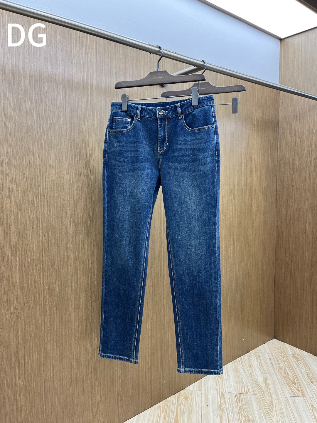 秋冬 DG 🔥🔥秋冬新品休闲牛仔裤 官网同步发售，裤身工艺设计，进口客供辅料、面料定制，代工厂出品免检！