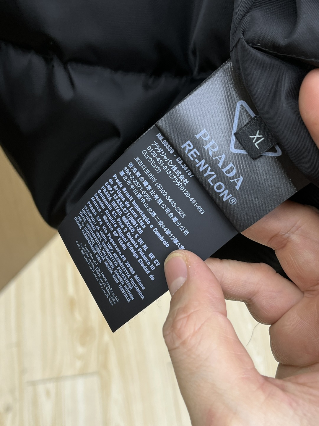 秋冬羽绒 牛货！重磅推荐！P家原单男士，尼龙三角标翻袋拉链立领拼接羽绒，25年最新款，精品系列，同步发售