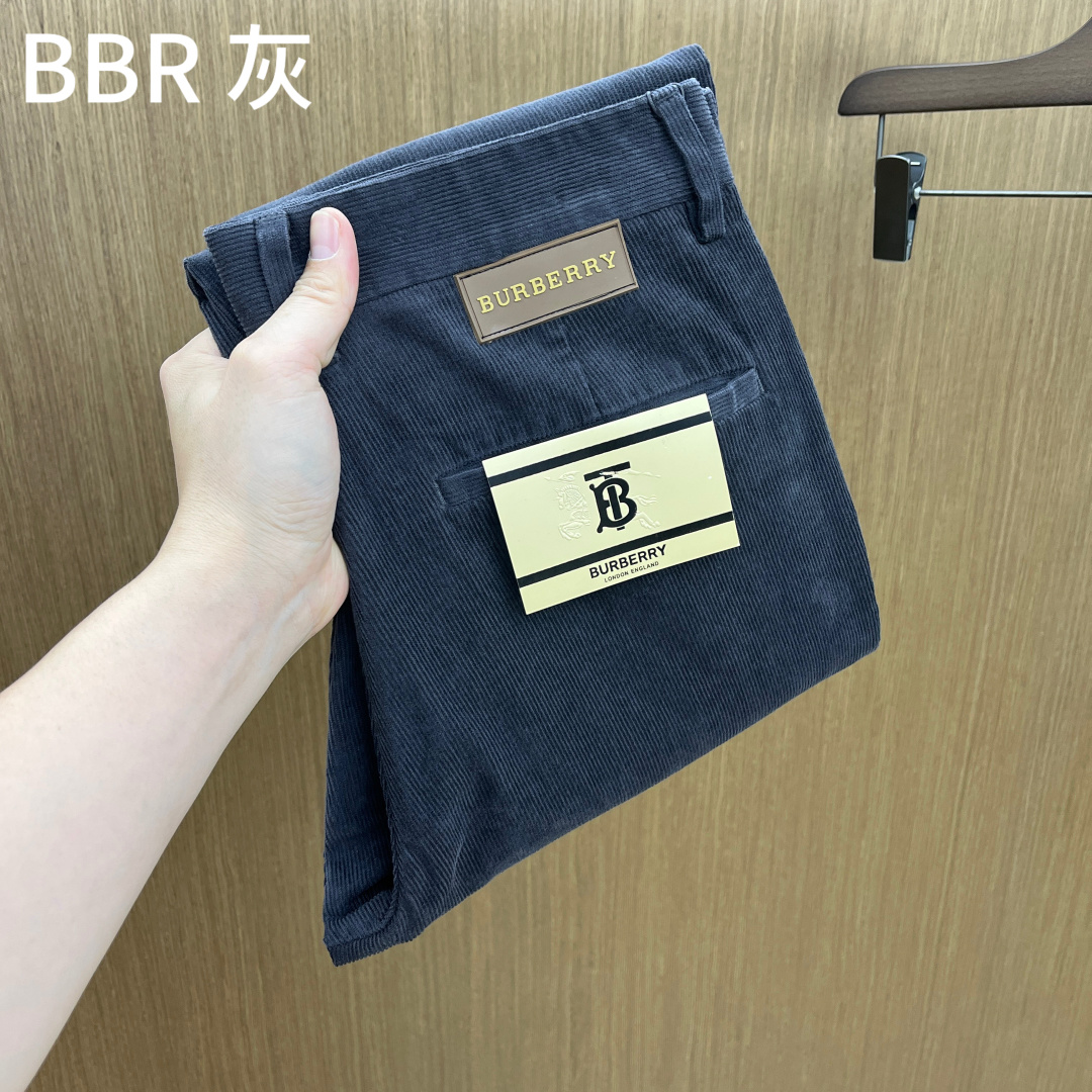 NO:660758,Autumn and winter BBR new winter casual trousers, thick corduroy trousers, sold simultaneously on the official website, trousers body craftsmanship design, imported customer-supplied accessories, fabric customization, OEM products are exempted from inspection!  Every detail is done to the extreme, original hardware accessories, full of fashion, stylish and handsome upper body, a must-have item for fashionistas!  Code number 30-38 yes 35 no 37 fax,, 19860909秋冬 BBR 冬季新品休闲裤西裤厚款灯芯绒,官网同步发售,裤身工艺设计,进口客供辅料、面料定制,代工厂出品免检！每个细节做到极致,原版五金配件,潮范十足、上身有型帅气,潮人必备单品！ 码数30-38有35无37 fax,, ,Men's clothing