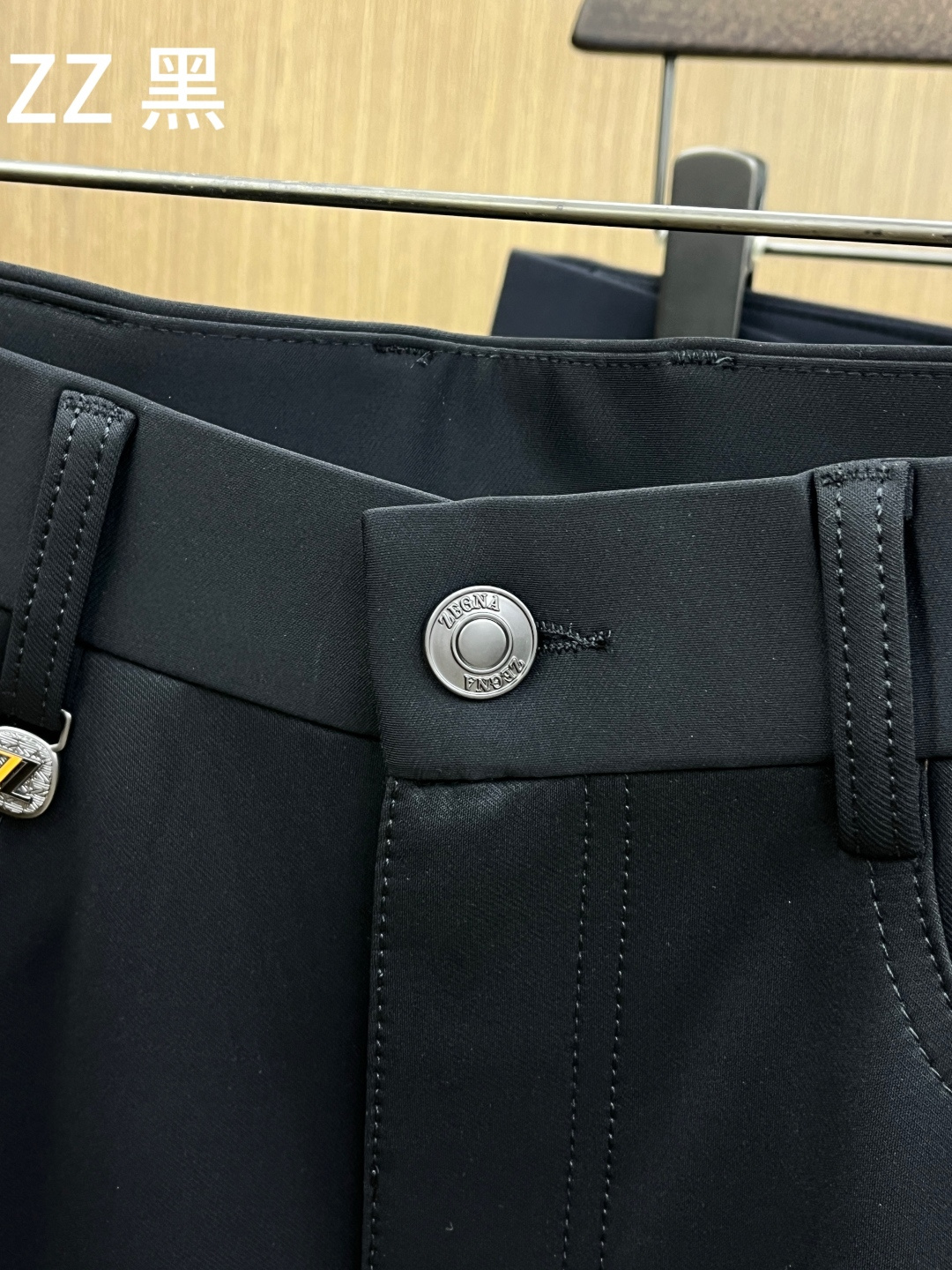 秋冬 ZZ 🔥🔥秋冬新品休闲西裤 官网同步发售，裤身工艺设计，进口客供辅料、面料定制，代工厂出品免检！每
