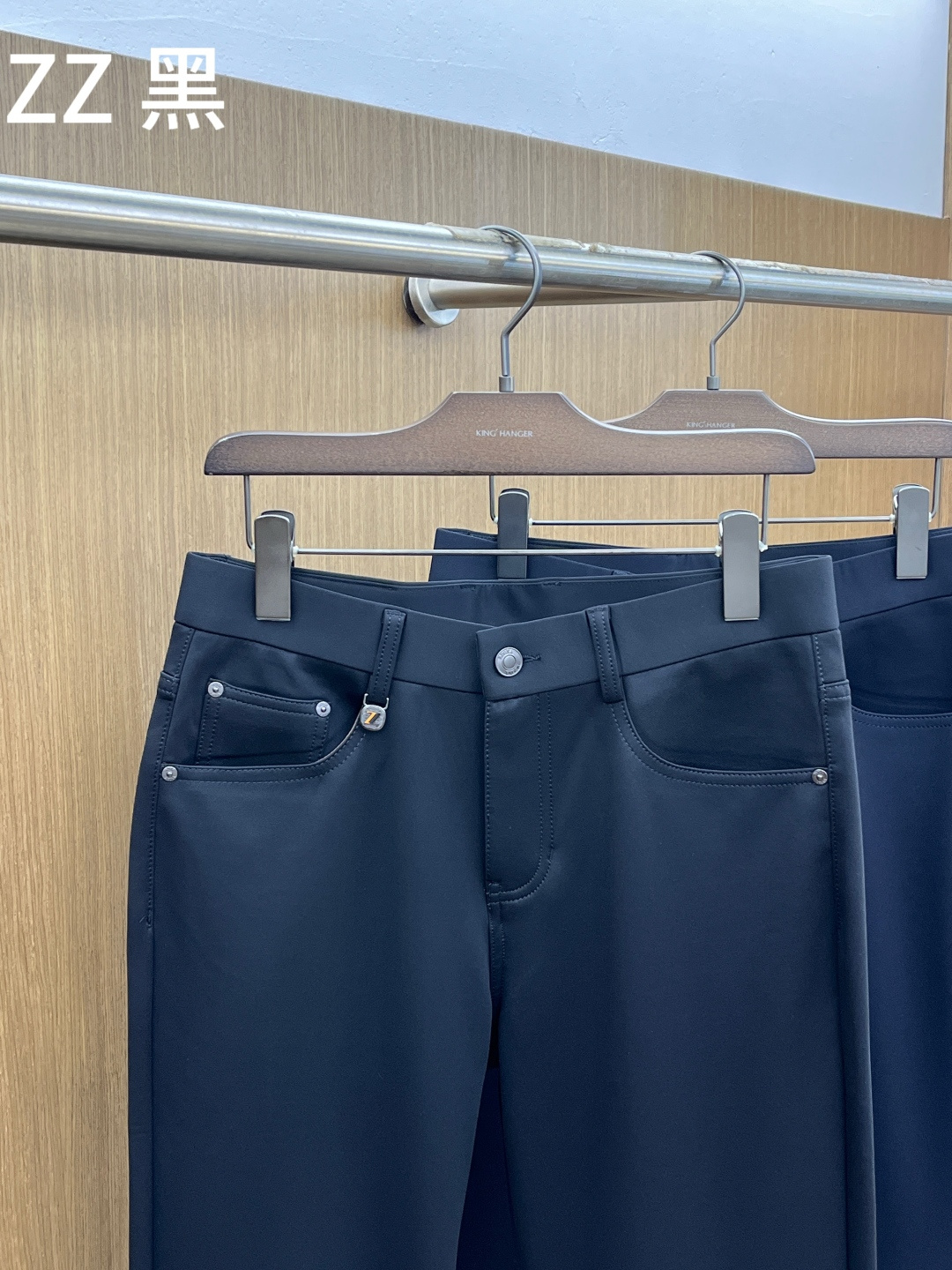 秋冬 ZZ 🔥🔥秋冬新品休闲西裤 官网同步发售，裤身工艺设计，进口客供辅料、面料定制，代工厂出品免检！每