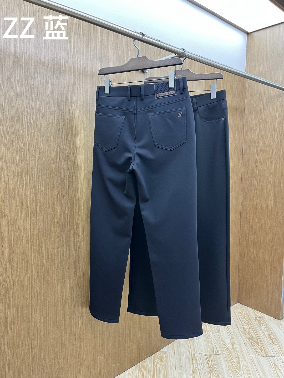 秋冬 ZZ 🔥🔥秋冬新品休闲西裤 官网同步发售，裤身工艺设计，进口客供辅料、面料定制，代工厂出品免检！每