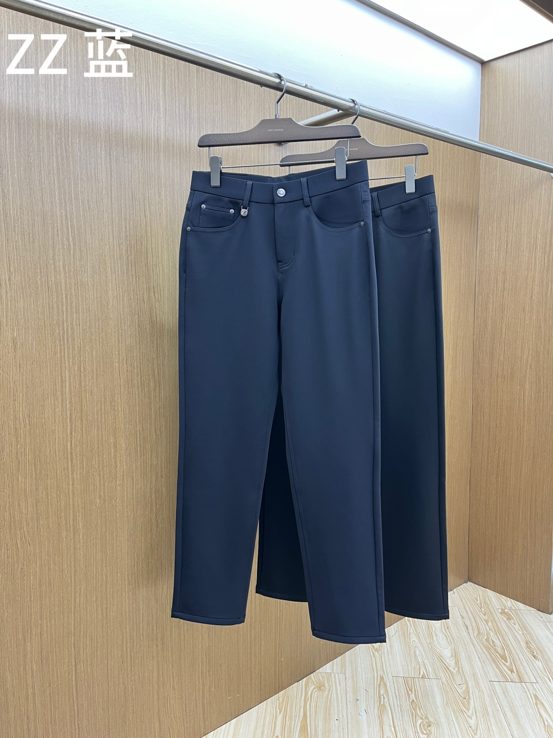 秋冬 ZZ 🔥🔥秋冬新品休闲西裤 官网同步发售，裤身工艺设计，进口客供辅料、面料定制，代工厂出品免检！每
