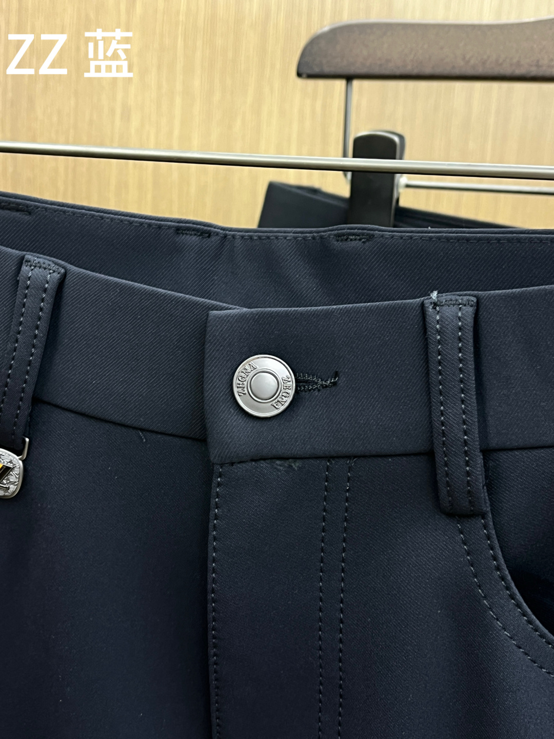 秋冬 ZZ 🔥🔥秋冬新品休闲西裤 官网同步发售，裤身工艺设计，进口客供辅料、面料定制，代工厂出品免检！每