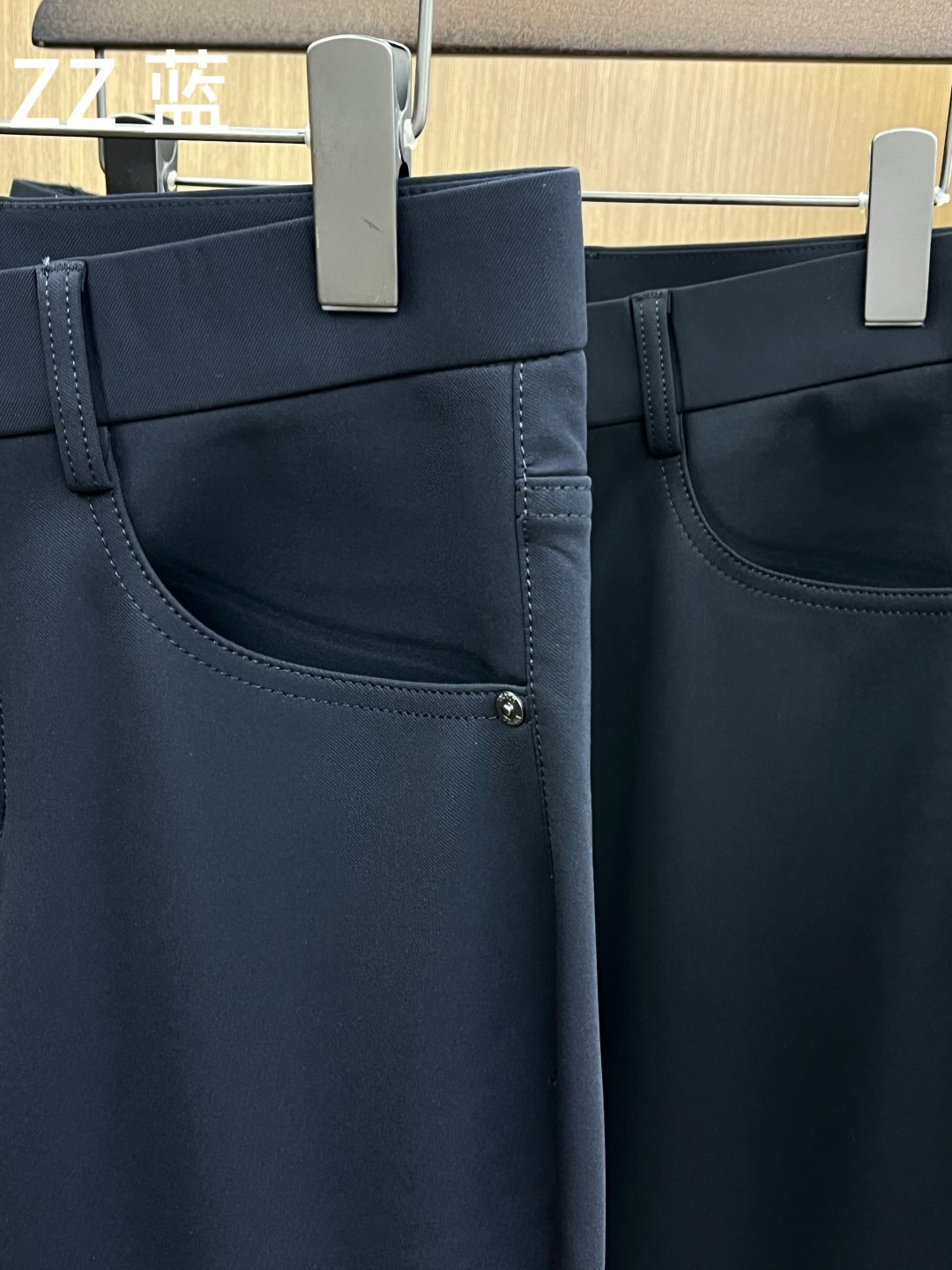 秋冬 ZZ 🔥🔥秋冬新品休闲西裤 官网同步发售，裤身工艺设计，进口客供辅料、面料定制，代工厂出品免检！每
