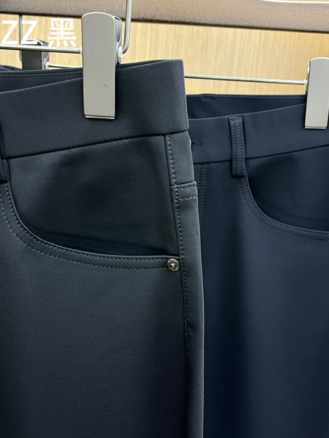 秋冬 ZZ 🔥🔥秋冬新品休闲西裤 官网同步发售，裤身工艺设计，进口客供辅料、面料定制，代工厂出品免检！每