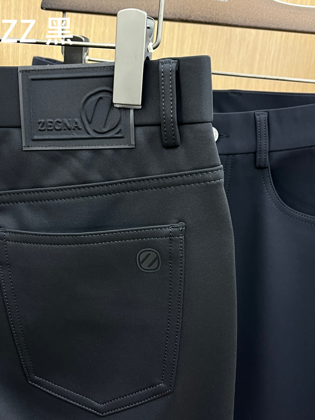 秋冬 ZZ 🔥🔥秋冬新品休闲西裤 官网同步发售，裤身工艺设计，进口客供辅料、面料定制，代工厂出品免检！每