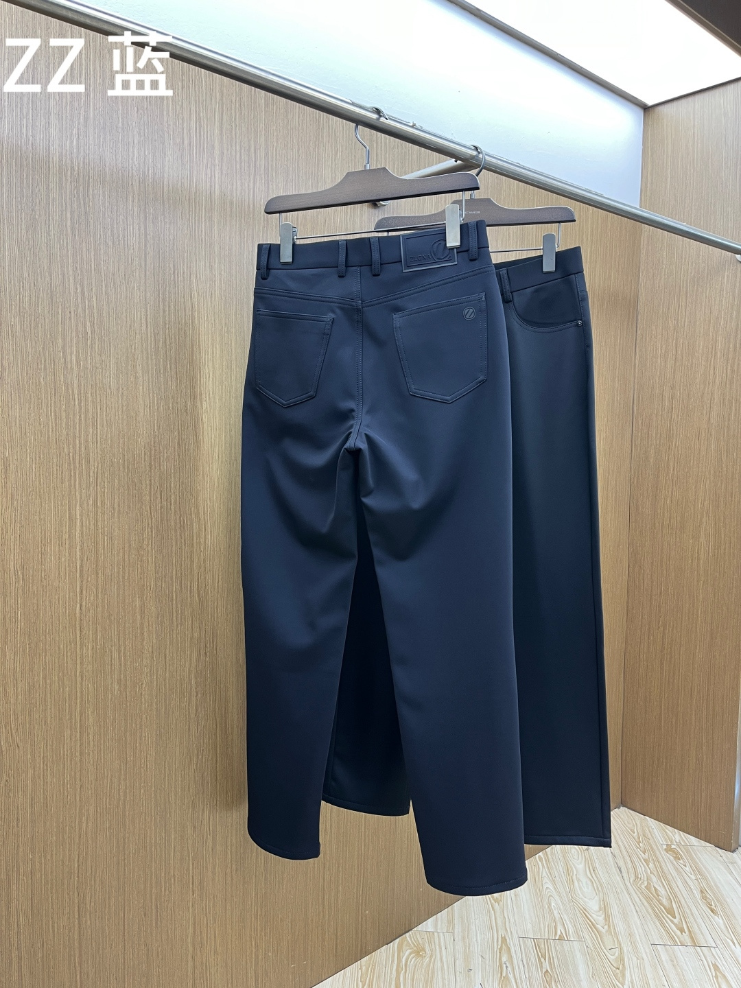秋冬 ZZ 🔥🔥秋冬新品休闲西裤 官网同步发售，裤身工艺设计，进口客供辅料、面料定制，代工厂出品免检！每