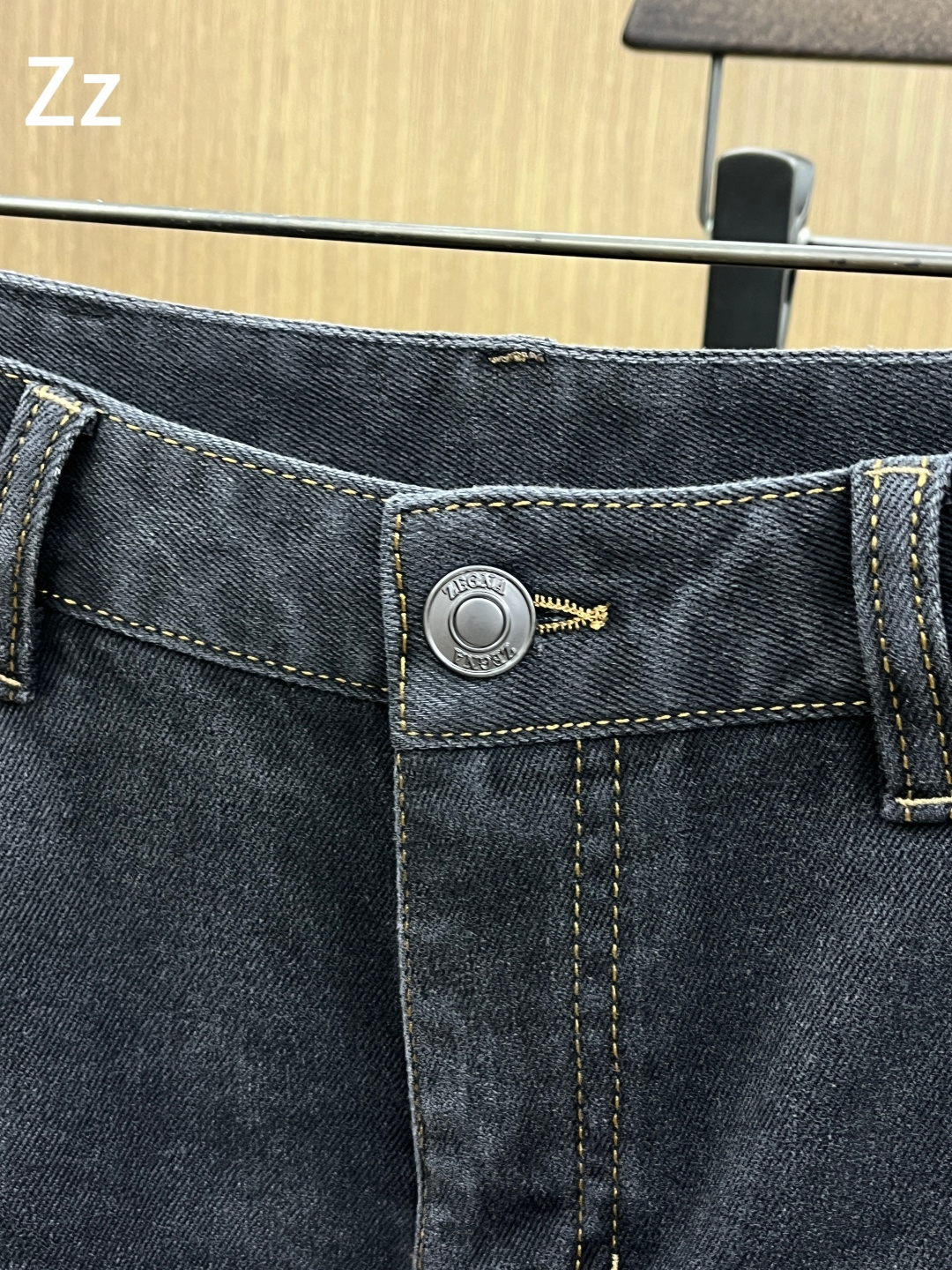 秋冬 ZZ 🔥🔥秋冬新品休闲牛仔裤 官网同步发售，裤身工艺设计，进口客供辅料、面料定制，代工厂出品免检！