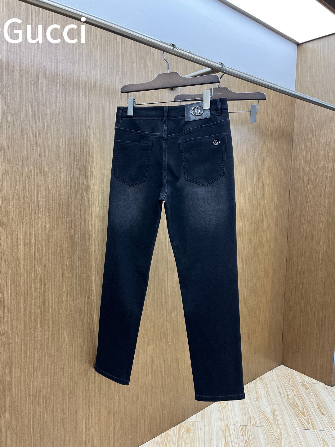 秋冬 Guc 🔥🔥秋冬新品休闲牛仔裤 官网同步发售，裤身工艺设计，进口客供辅料、面料定制，代工厂出品免检