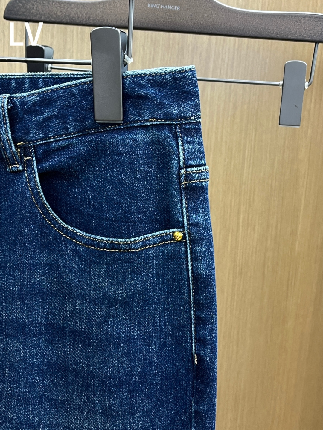 秋冬 LV 🔥🔥秋冬新品休闲牛仔裤 官网同步发售，裤身工艺设计，进口客供辅料、面料定制，代工厂出品免检！