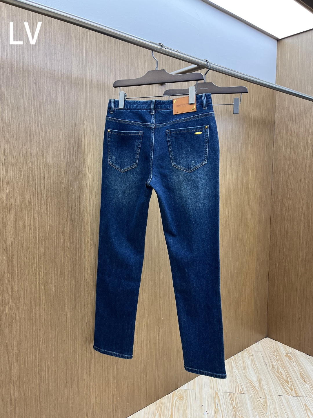 秋冬 LV 🔥🔥秋冬新品休闲牛仔裤 官网同步发售，裤身工艺设计，进口客供辅料、面料定制，代工厂出品免检！