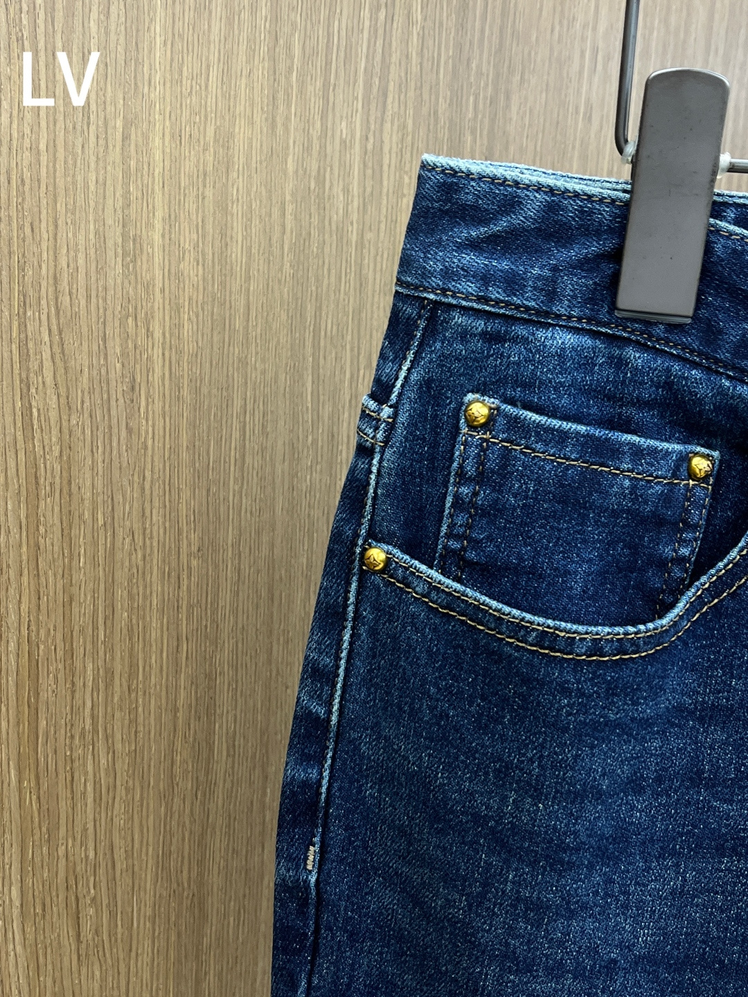 秋冬 LV 🔥🔥秋冬新品休闲牛仔裤 官网同步发售，裤身工艺设计，进口客供辅料、面料定制，代工厂出品免检！