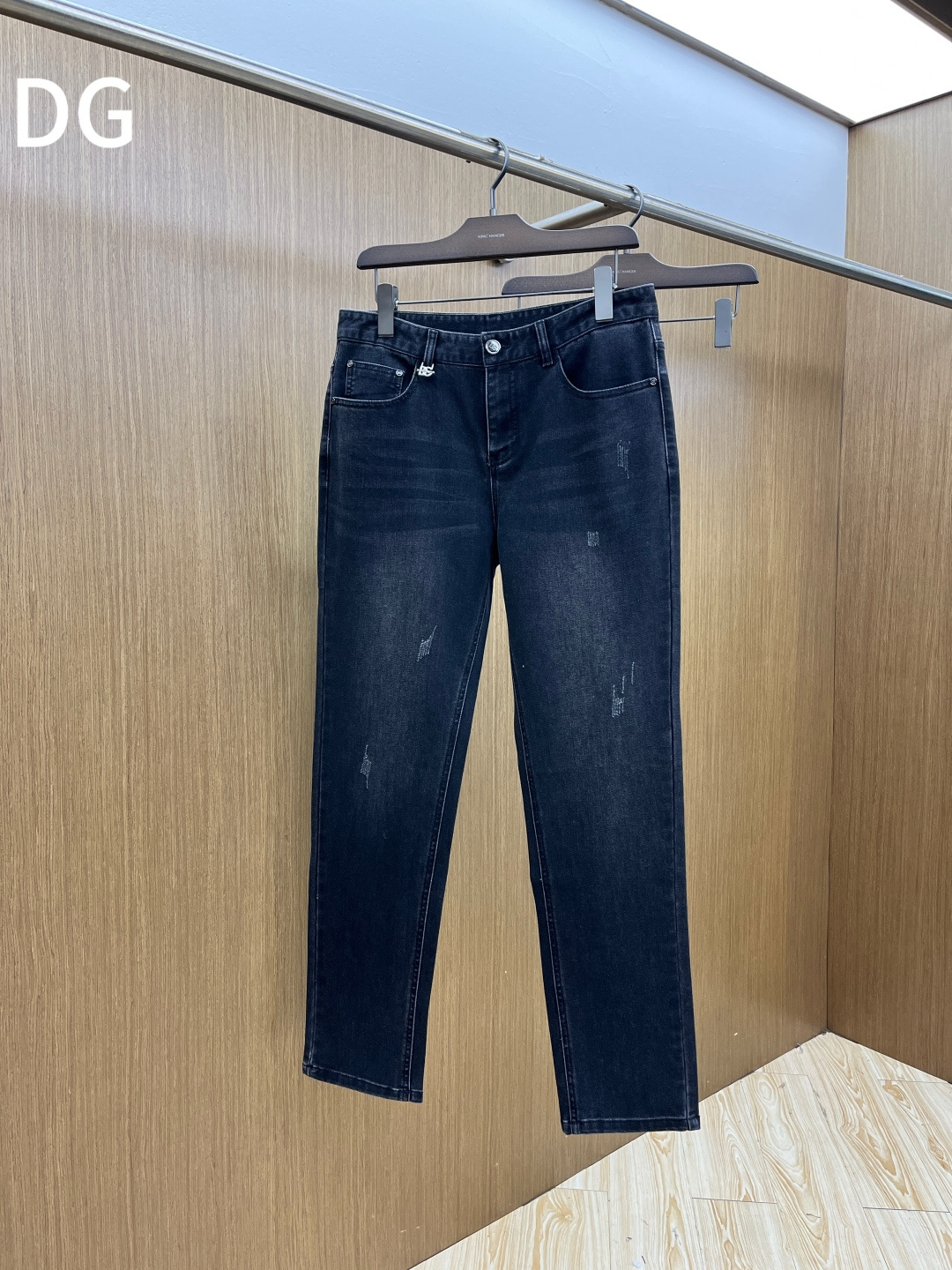 秋冬 DG 🔥🔥秋冬新品休闲牛仔裤 官网同步发售，裤身工艺设计，进口客供辅料、面料定制，代工厂出品免检！