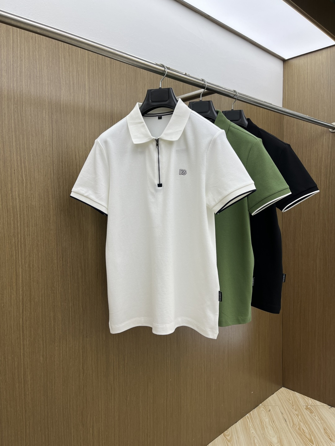 早春 DG 🔥🔥早春新款男士标识短袖Polo衫，延续经典商务休闲翻领POLO恤.该款Polo衫采用丝光双